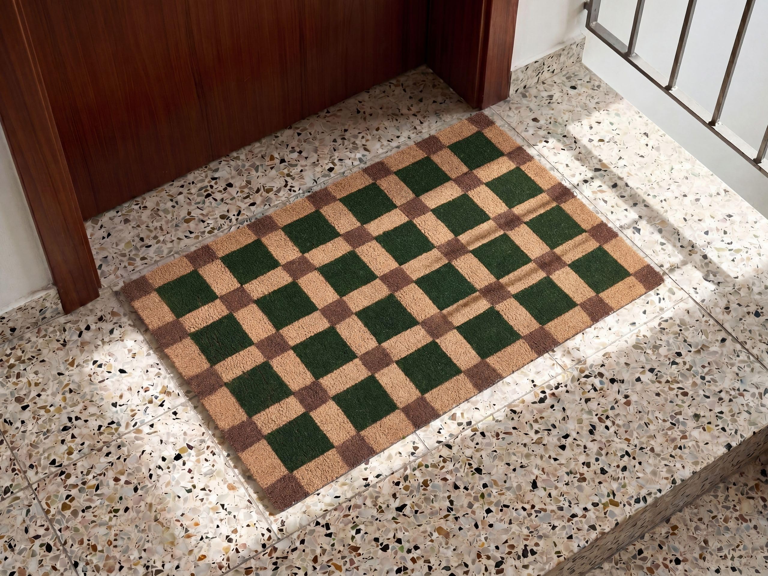 Beliani Paillasson en Fibre de Coco 60 x 90 cm Antidérapant Dessous en PVC Motif à Carreaux Vert et Beige Villasis