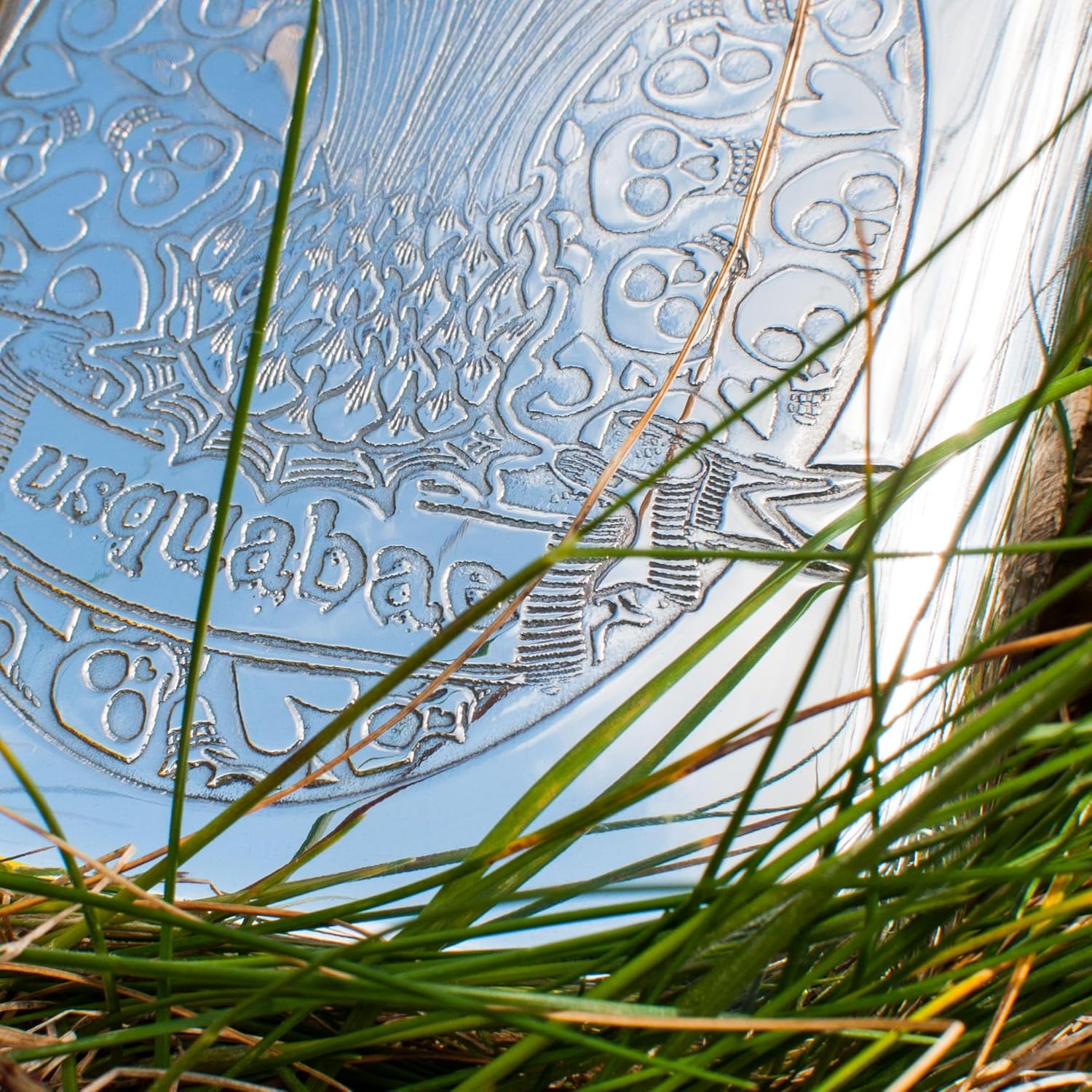 Wentworth Pewter- Usquabae Thistle Skull 6oz Pewter Cushion, Pocket Flask, Spirit Flask, Skull and Hearts Pattern