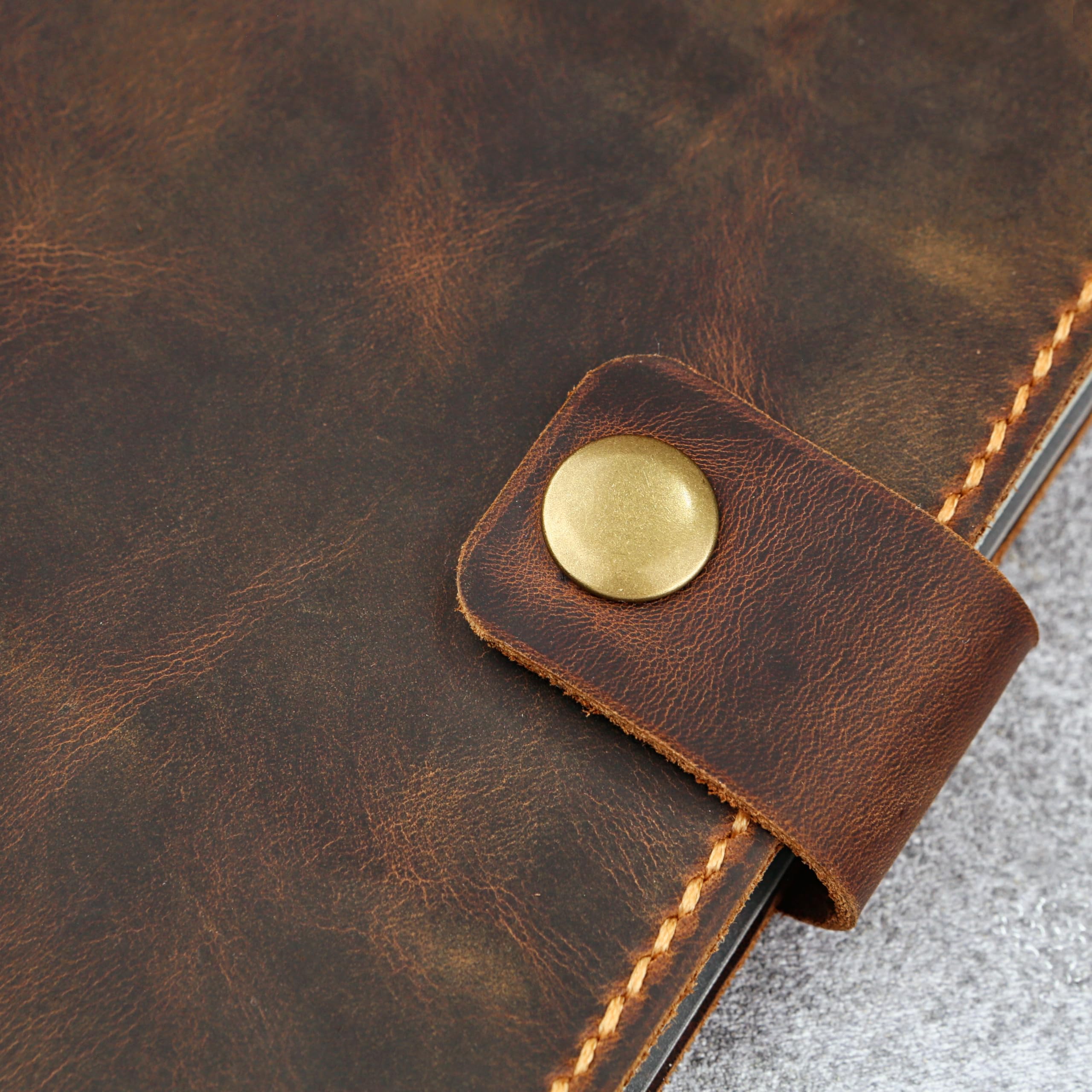D&M leather studio Leder Notizbuch A5 – Handgefertigtes Ringbuch & Tagebuch, Leicht & Kompakt, Nachfüllbar Kalender Organizer mit Doppeltem Stifthalters, Bullet Journal Notizbuch