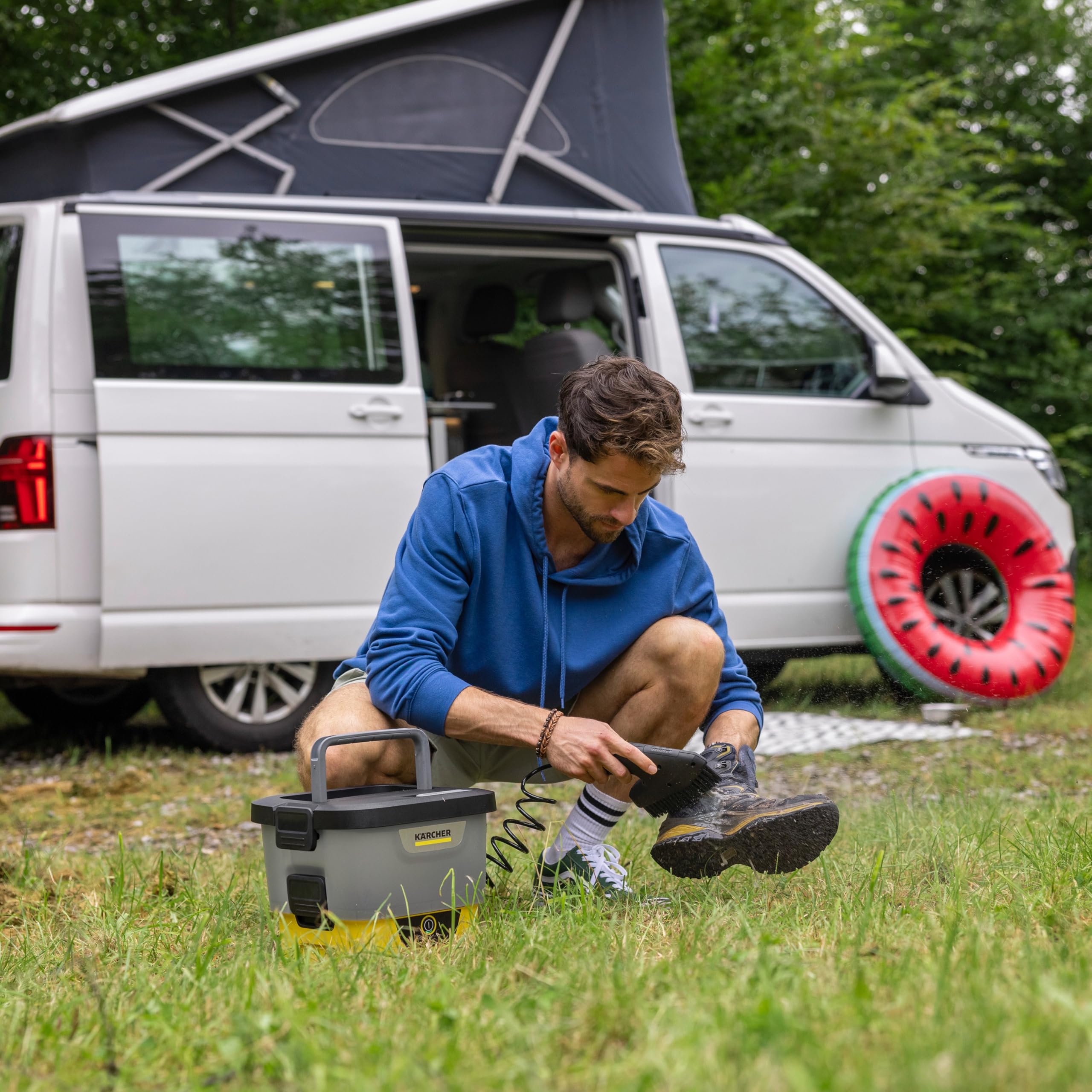 Kärcher Mobile Outdoor Cleaner OC 4 + Adventure, Fördermenge: 2 l/min, Gewicht: 3,7 kg, Wassertank: 8 l, Lithium-Ionen-Akku, Spiralschlauch, Gerätefilter, Abnehmbarer Wassertank, Multi Jet 4-in-1