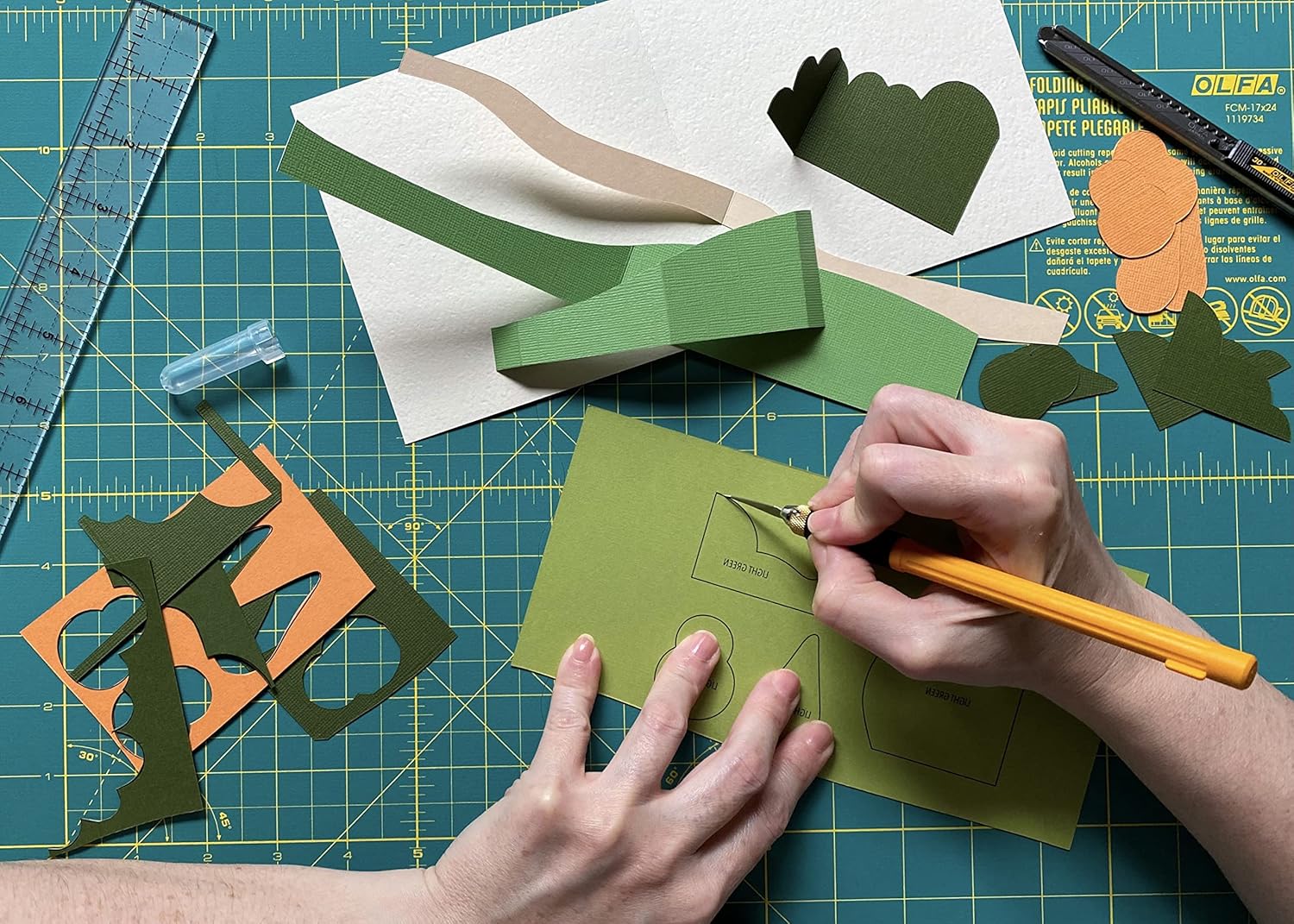 OLFA Graphic Art Knife Set (AK-4) - Precision Hobby Craft Knife Kit (1 Knife & 4 Blades) w/ Cushioned Grip, Replacement Blades: OLFA KB, KB4-F/5, KB4-NS/3, KB4-R/5, KB4-S/5, KB4-WS/3 Art Blades : Arts, Crafts & Sewing