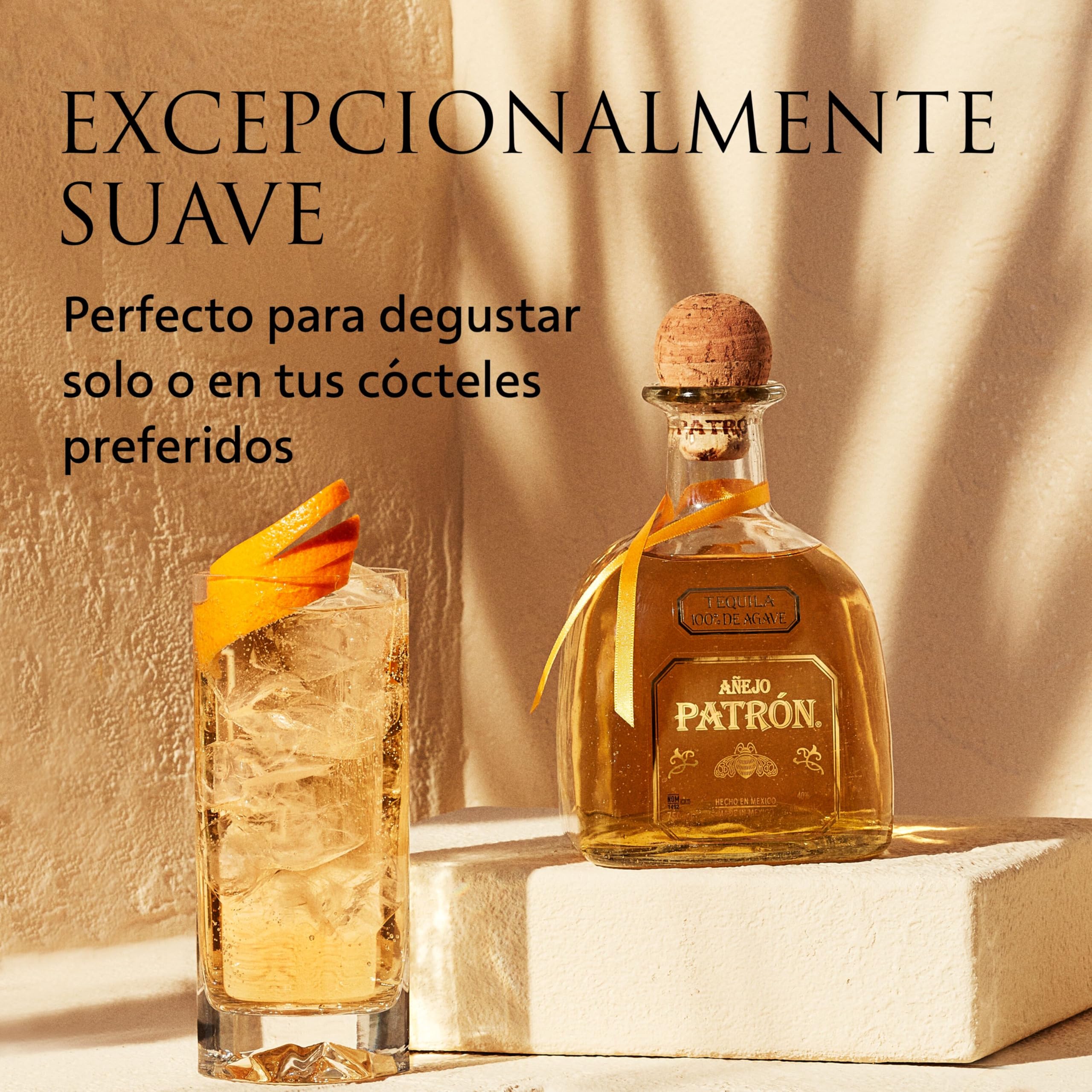 PATRÓN Añejo Premium Tequila, 40% vol., 70 cl / 700 ml, Tequila 100% de agave, elaborado artesanalmente en México, en pequeñas cantidades, con el mejor agave Azul Weber, añejado en barricas de roble