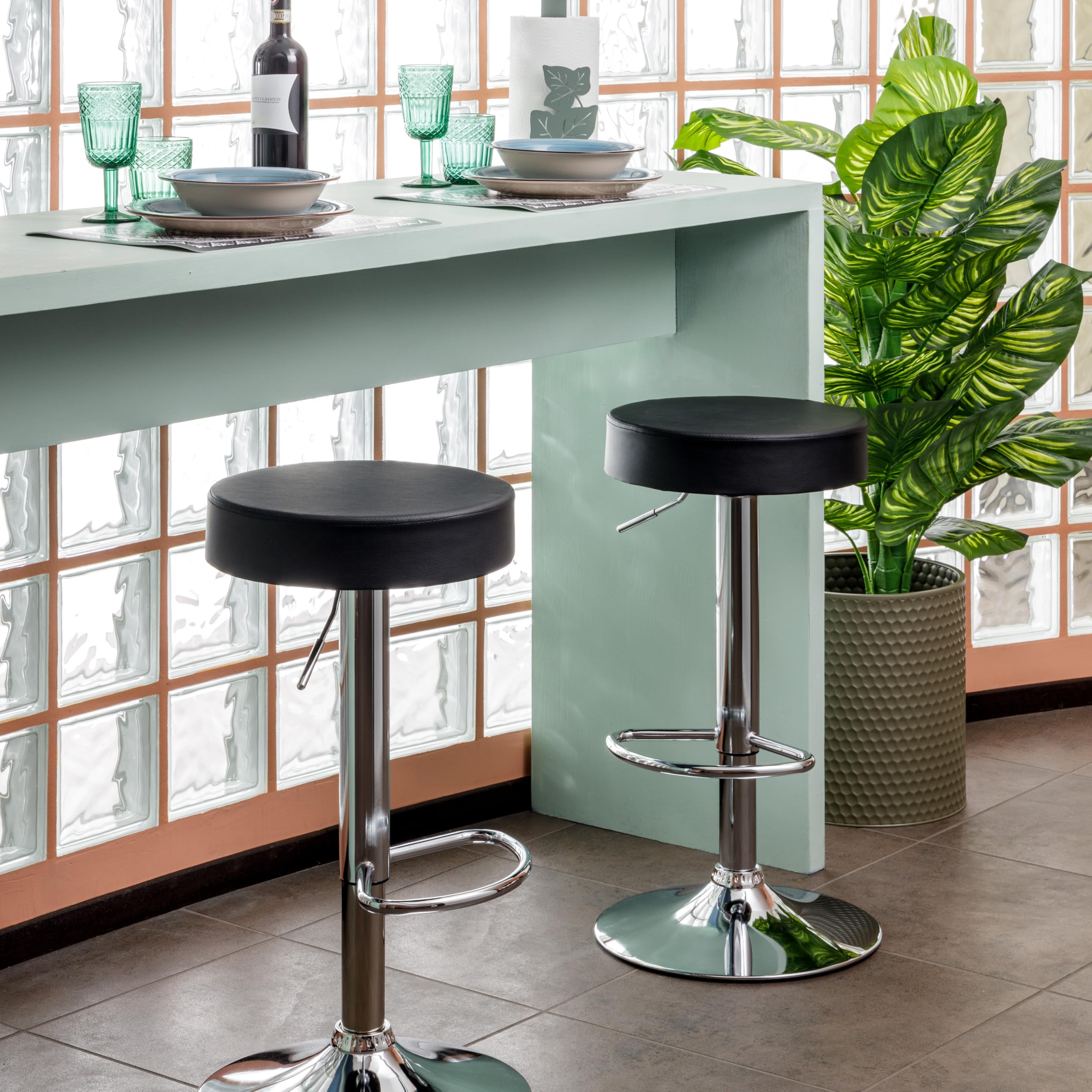 Baroni Home Sgabello Bar Girevole con Altezza Regolabile, Base Cromata con Poggiapiedi e Fondo Antigraffio, Sgabello Cucina, Ristorante, Penisola, Facile da Montare, 35x45x59-79 cm, Nero, 1 Pezzo