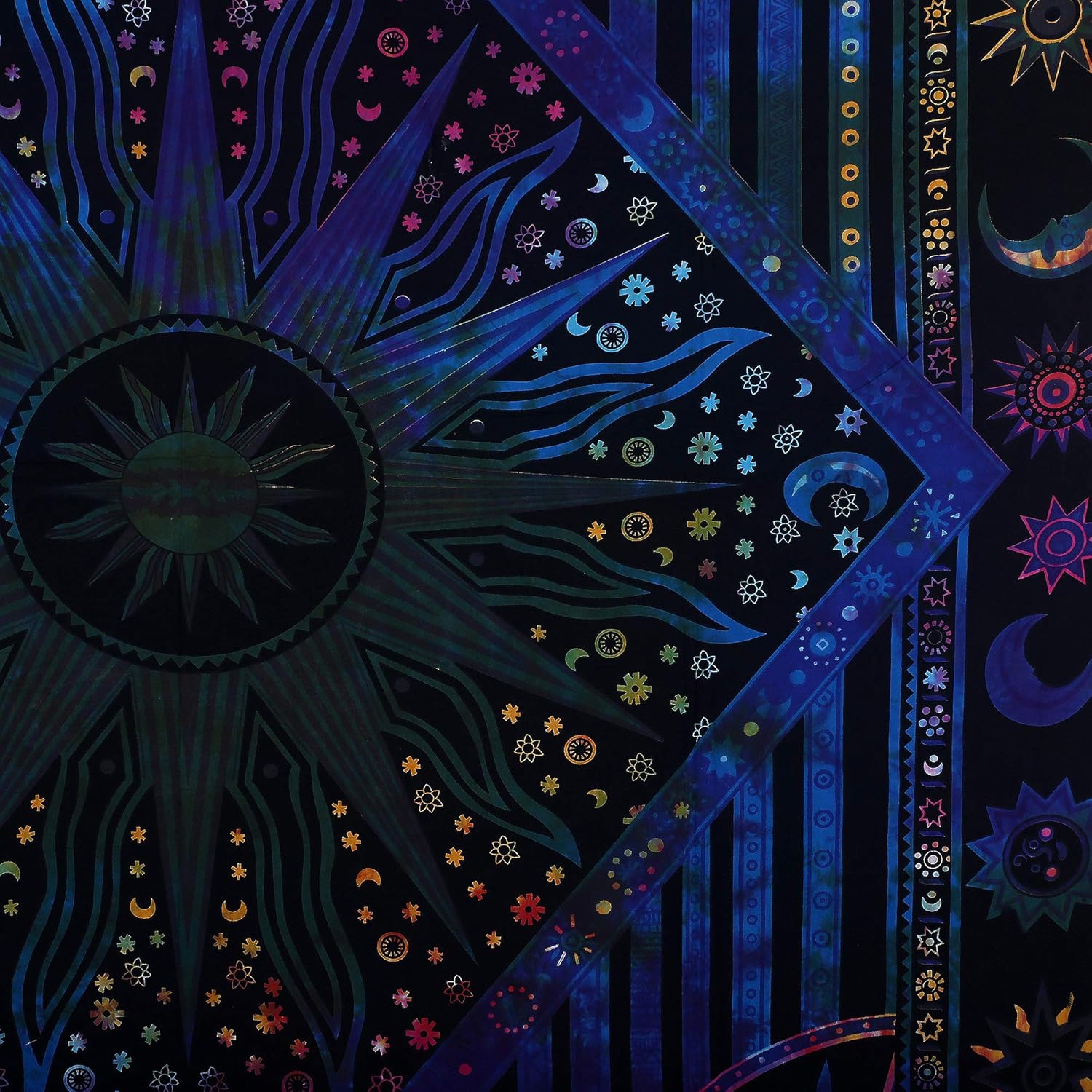 THE ART BOX Aesthetic Room Decor Bedroom Wall Decor Trippy Tapestry Indie Aesthetic Sun Moon Wall Decor Hippie tie dye Tablecloth Psychedelic Bedspread, 100% Cotton, Blue , 215x230 Cms : Home & Kitchen
