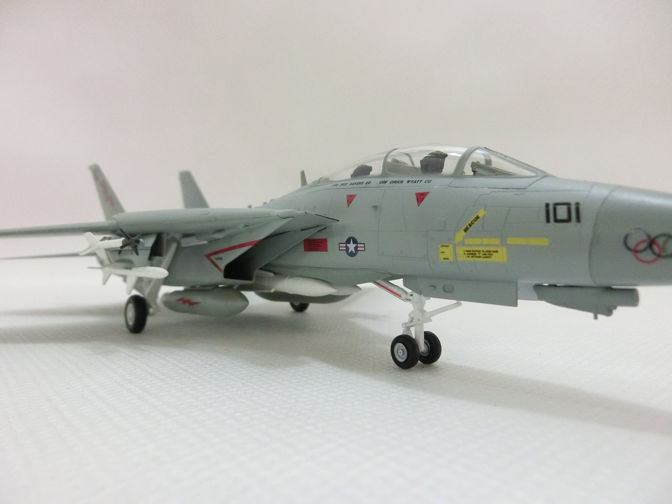 Amazon.co.jp: 1/72 完成品 37187 グラマン F-14B トム
