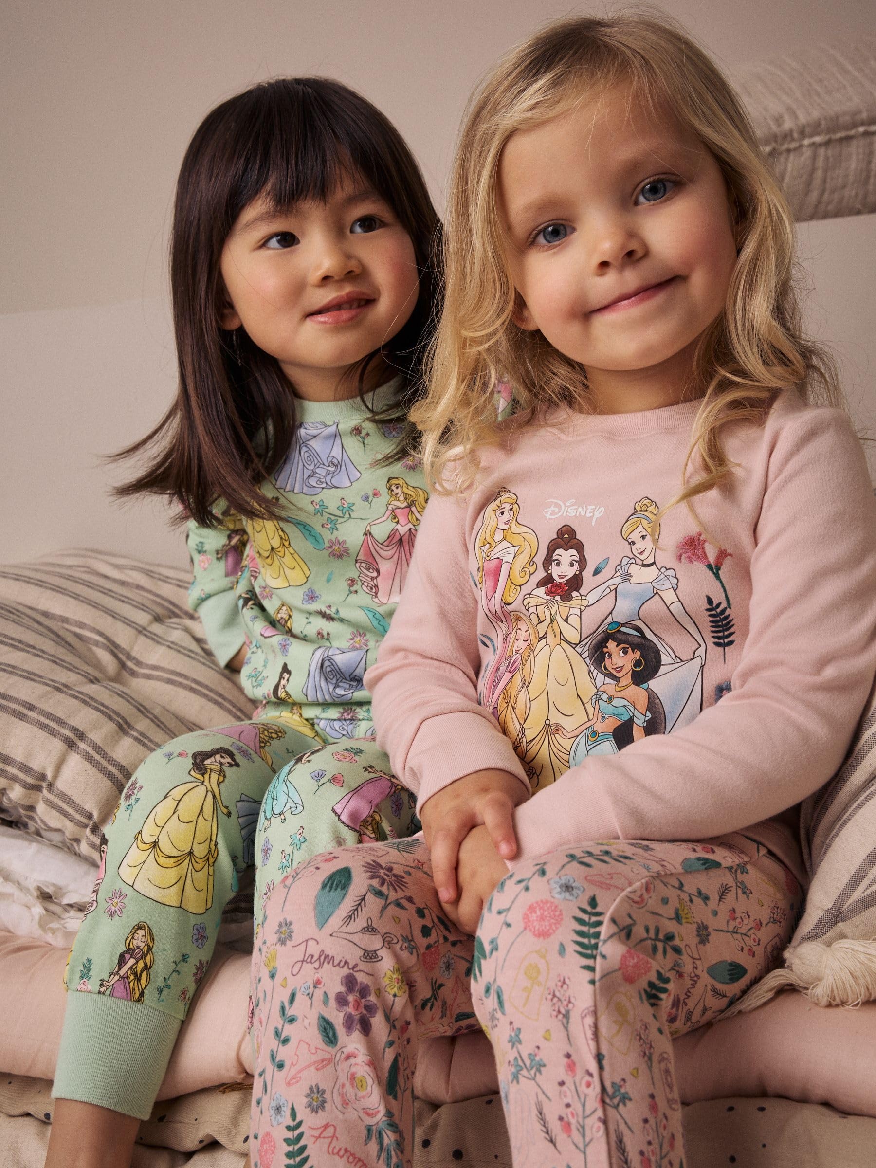 NEXT Ragazza Confezione da 2 Pigiami Comodi a Maniche Lunghe in 100% Cotone | Bambino, con principesse Disney, Standard, Mid Rise, Pull On