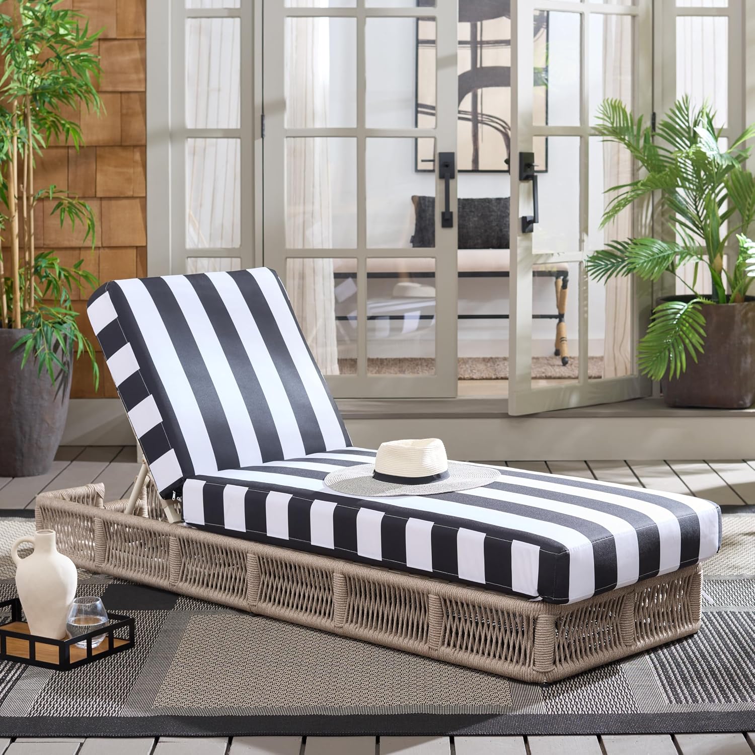 SAFAVIEH Outdoor - Gillian Chaise Lounge Chair - Heather Tan & Black Stripe - Steel and Woven Rope - Adjustable 5-Position Backrest - Ideal for Patio, Deck, Poolside, Backyard (PAT7527E)