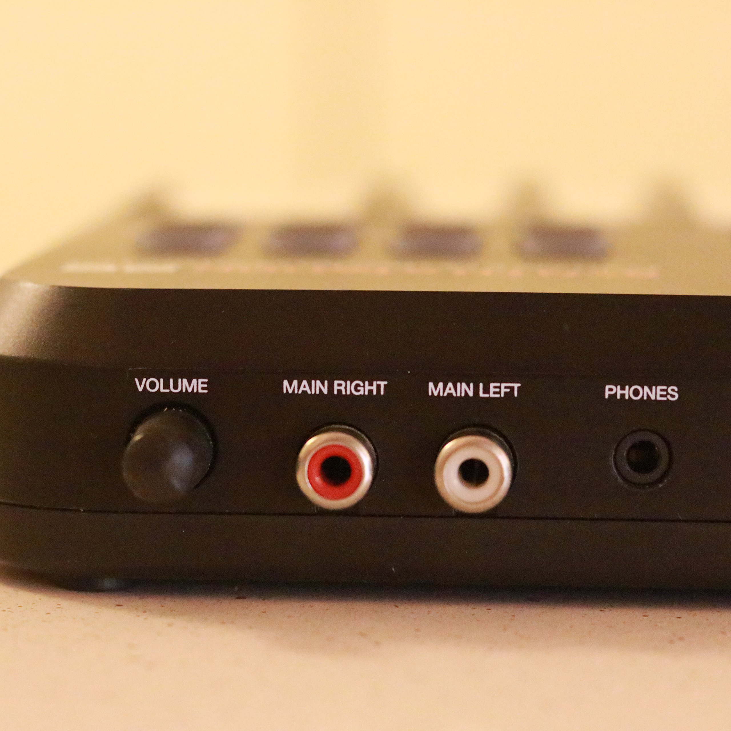 Akai Professional SYNTHSTATION25 25-Key Keyboard Controller For