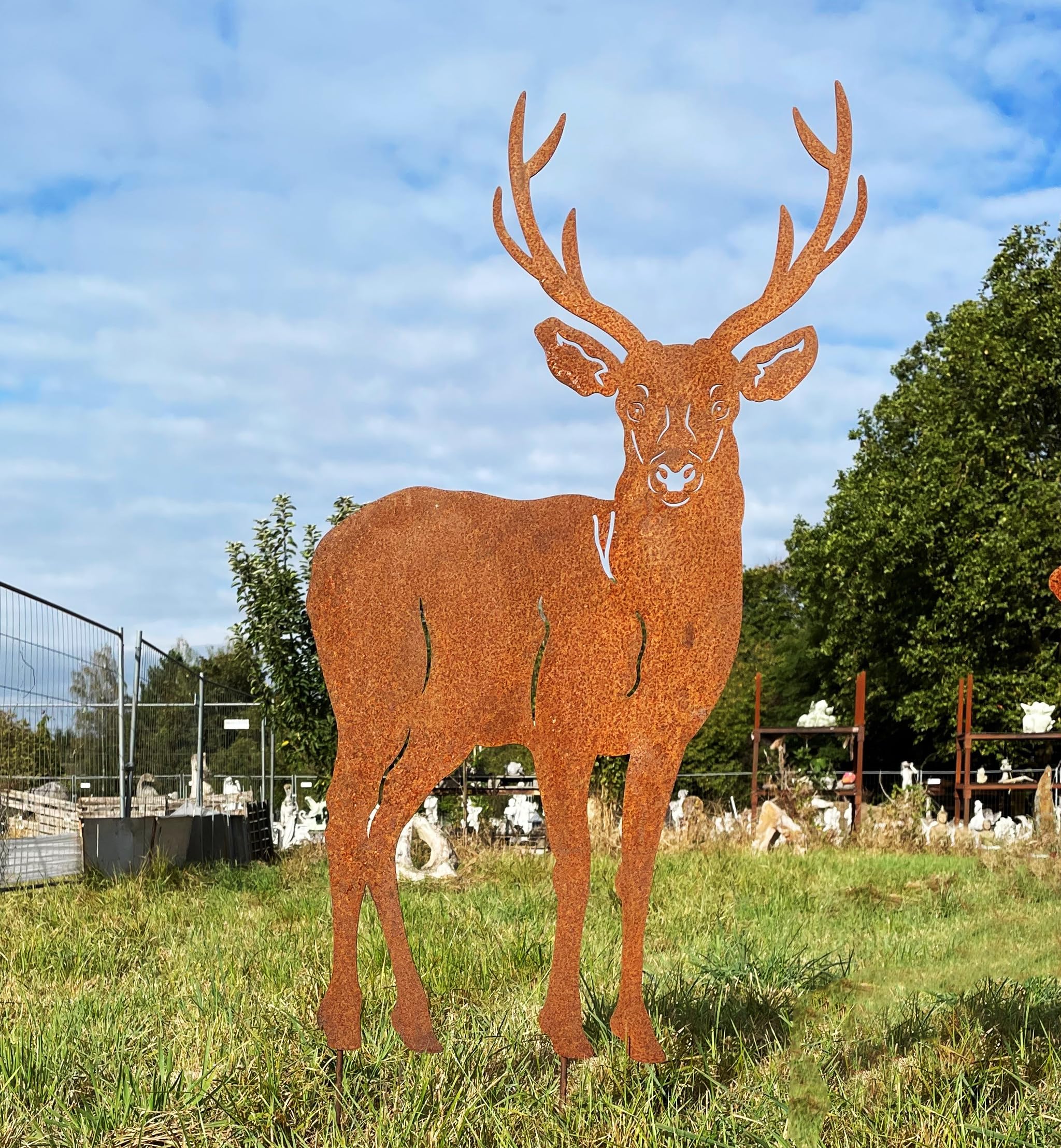 Hirsch 117 cm x 66 cm zum Stecken Gartenstecker Edelrost Gartendeko Rost Metall Rostfigur Tier von Steinfigurenwelt (117x66cm zum Stecken - mittel)