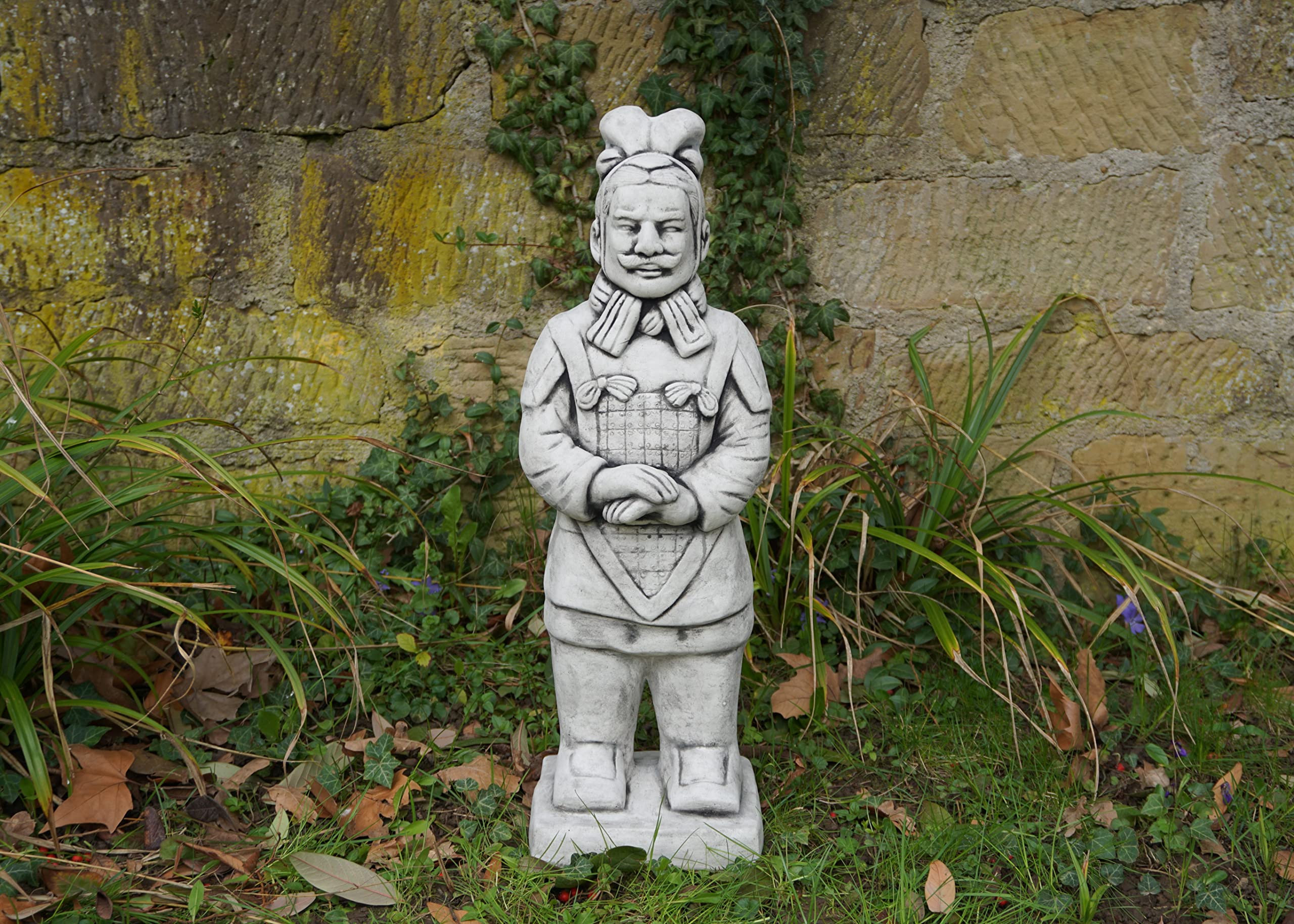 gartendekoparadies.de Terrakotta-Krieger, Steinfigur, 60 cm, 17 kg, Grau | Steinguss, Frostsicher für Aussenbereich, Asiatische Gartendeko
