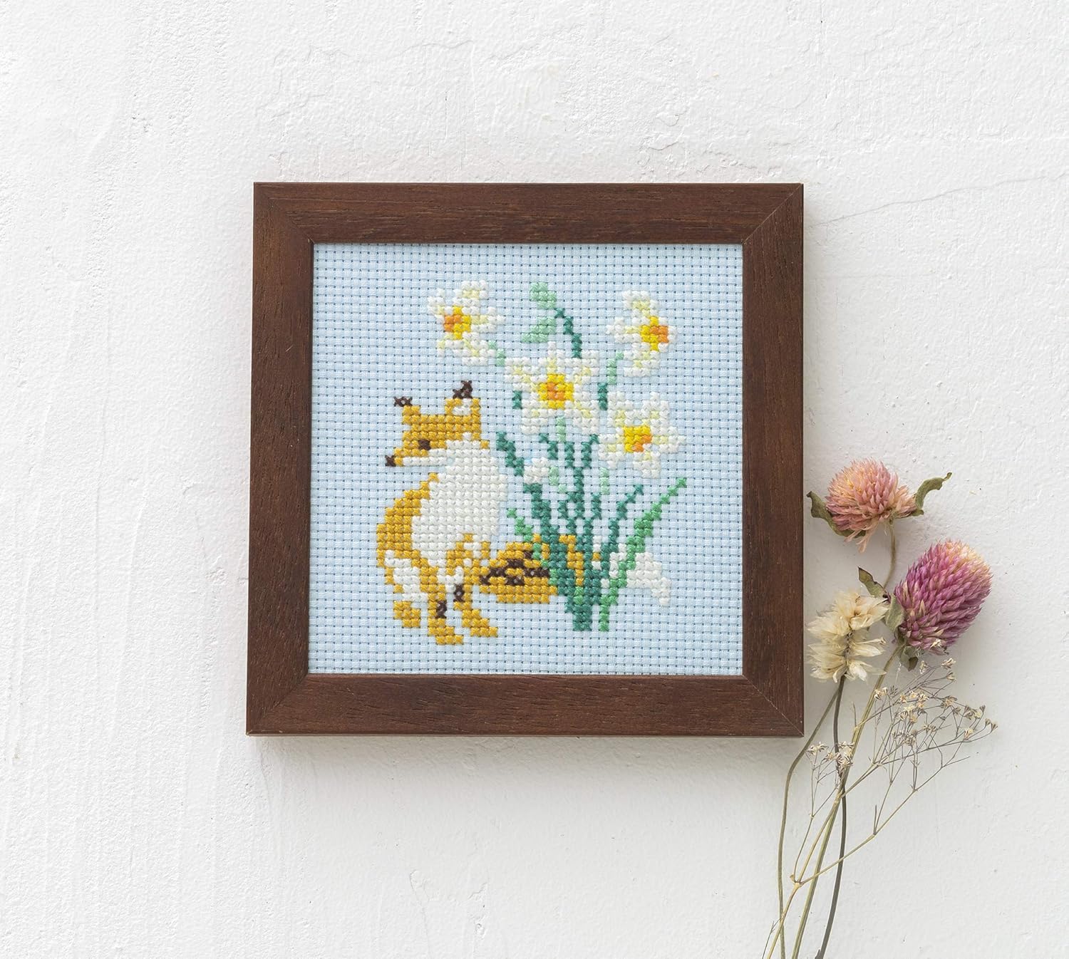 Cosmo Lecien 861 Embroidery Kit, Cute Animal and Seasonal Flowers, Cross-Stitch Kit with Frame