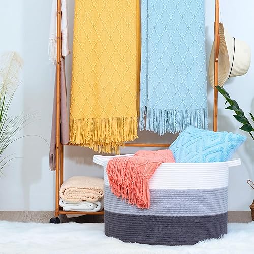 Miniatura 23 de MINTWOOD Design Cesta decorativa de cuerda de algodón tejida extragrande de 22 x 14 pulgadas, para sala de estar con asas y cesta de lavandería