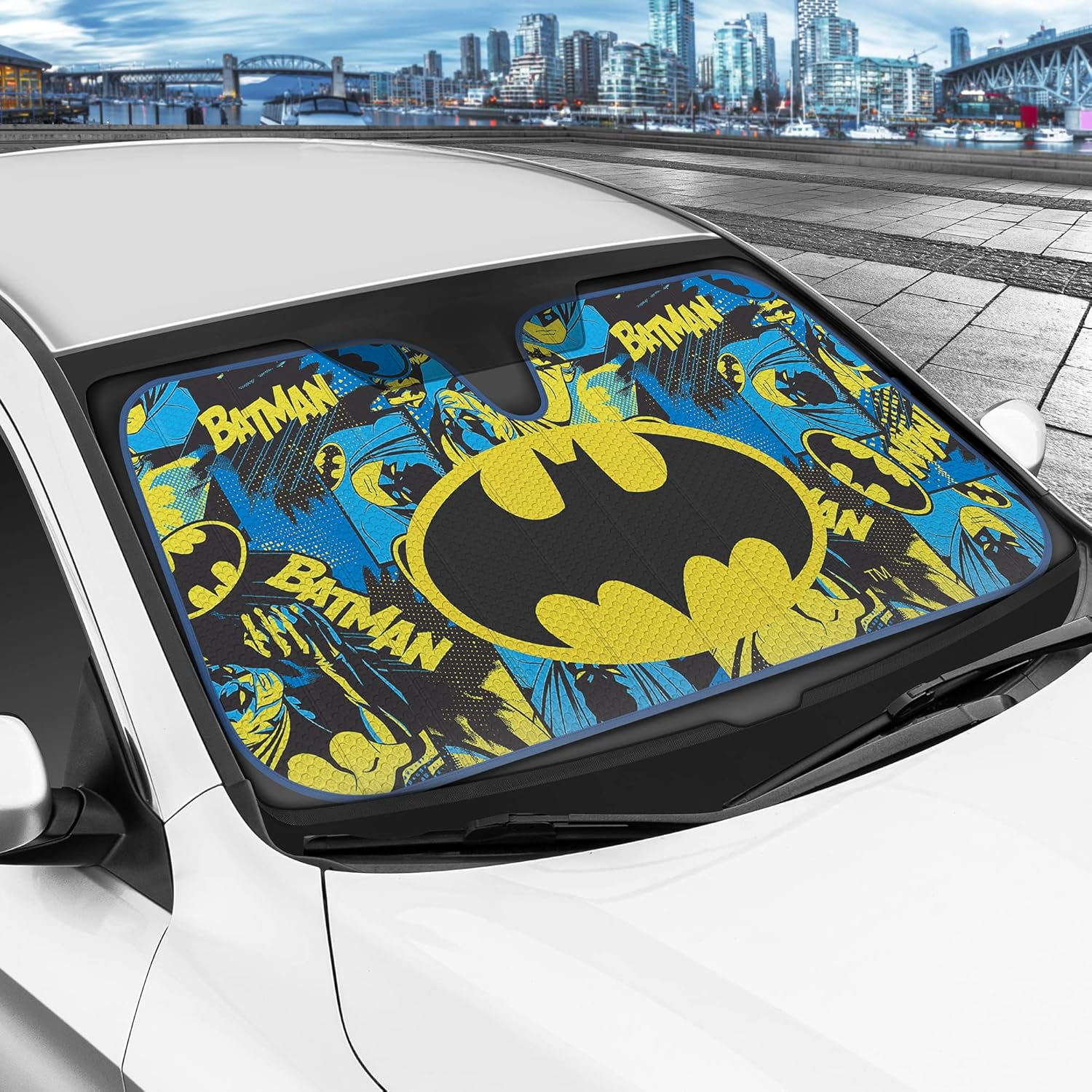 BDK Warner Bros DC Comics Classic Batman Car Window Shades - Accordion Folding Windshield Sun Shade - Double Bubble 58 x 27 in - Keeps Vehicle Cool, Protects from Sun Damage UV Block Car Accessories