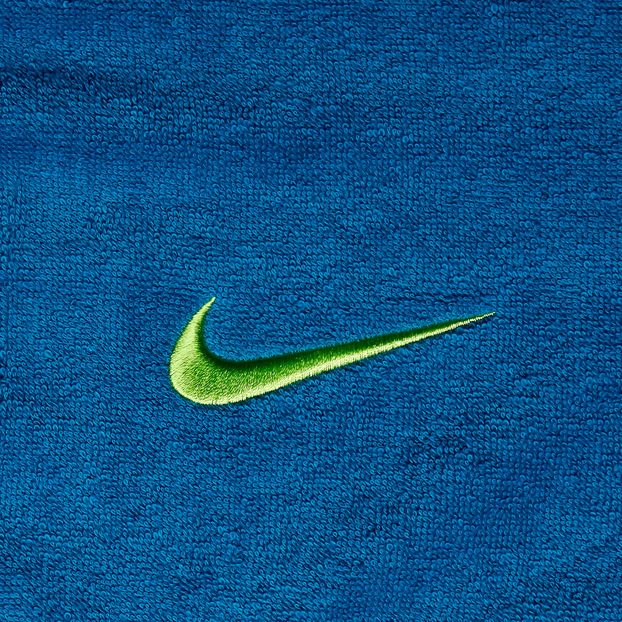 Amazon | ナイキ(NIKE) スポーツタオル グリーンアビス F ソリッド