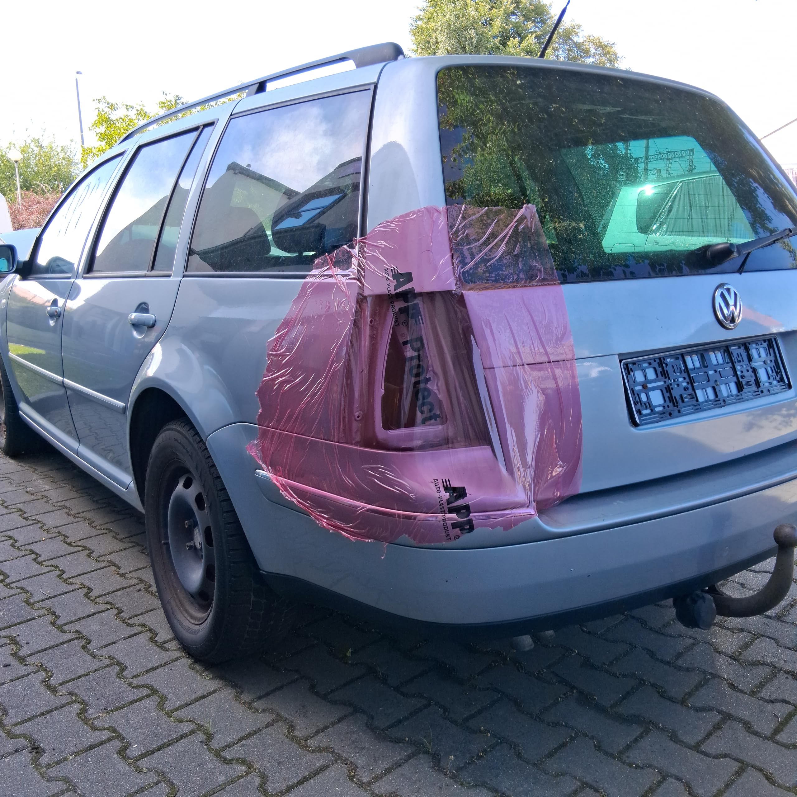 APP Protect - Film fenetre autocollant | Ruban de masquage peinture carrosserie | Parfait pour pare brise, vitre cassée | Protection eau et poussière | 1,15m x 50m | Rouge