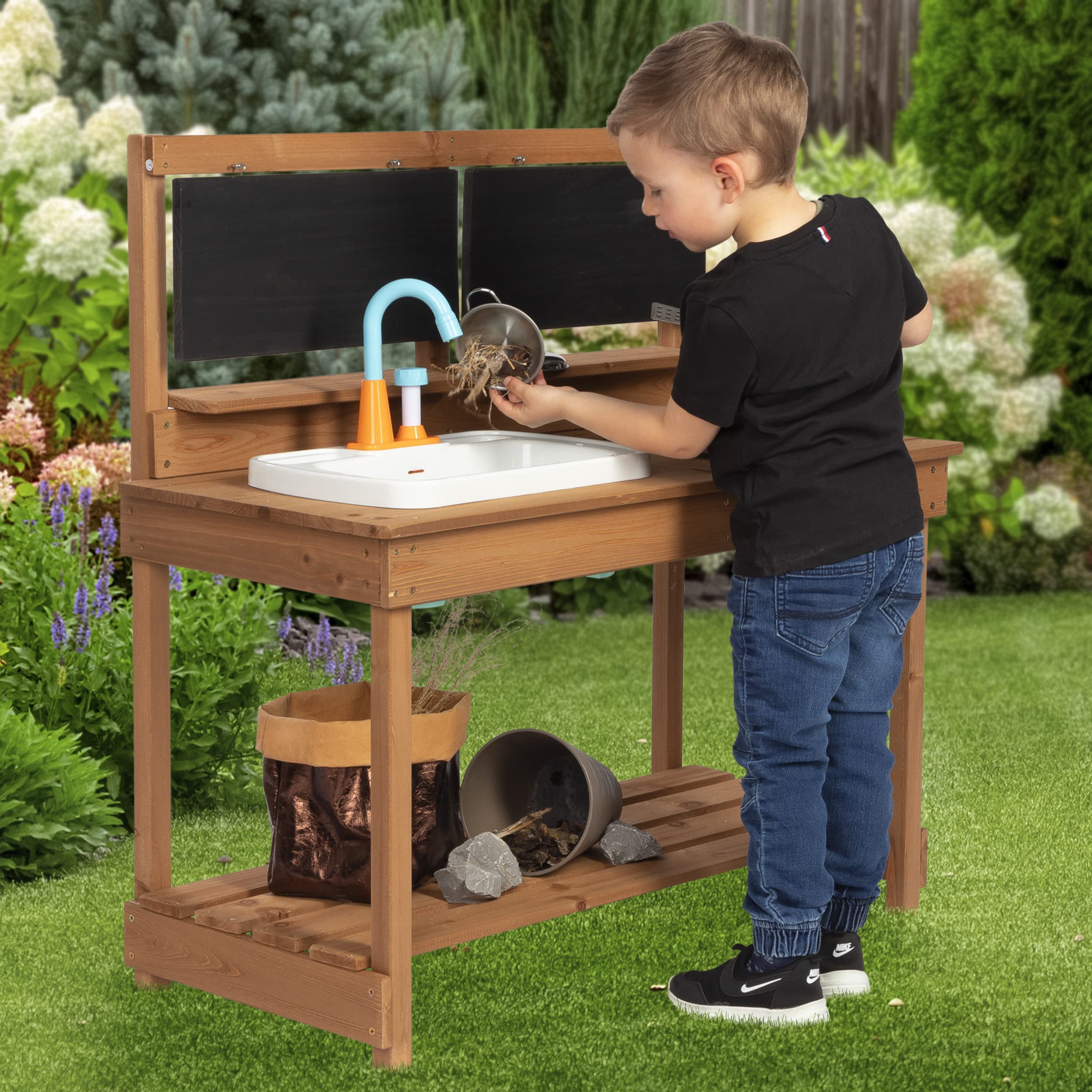 ONVAYA® Matschküche aus Holz | Braun | Outdoor Spielküche mit Waschbecken und schwarzer Tafel | Inklusive Stauraum in der Kinderküche für Draußen
