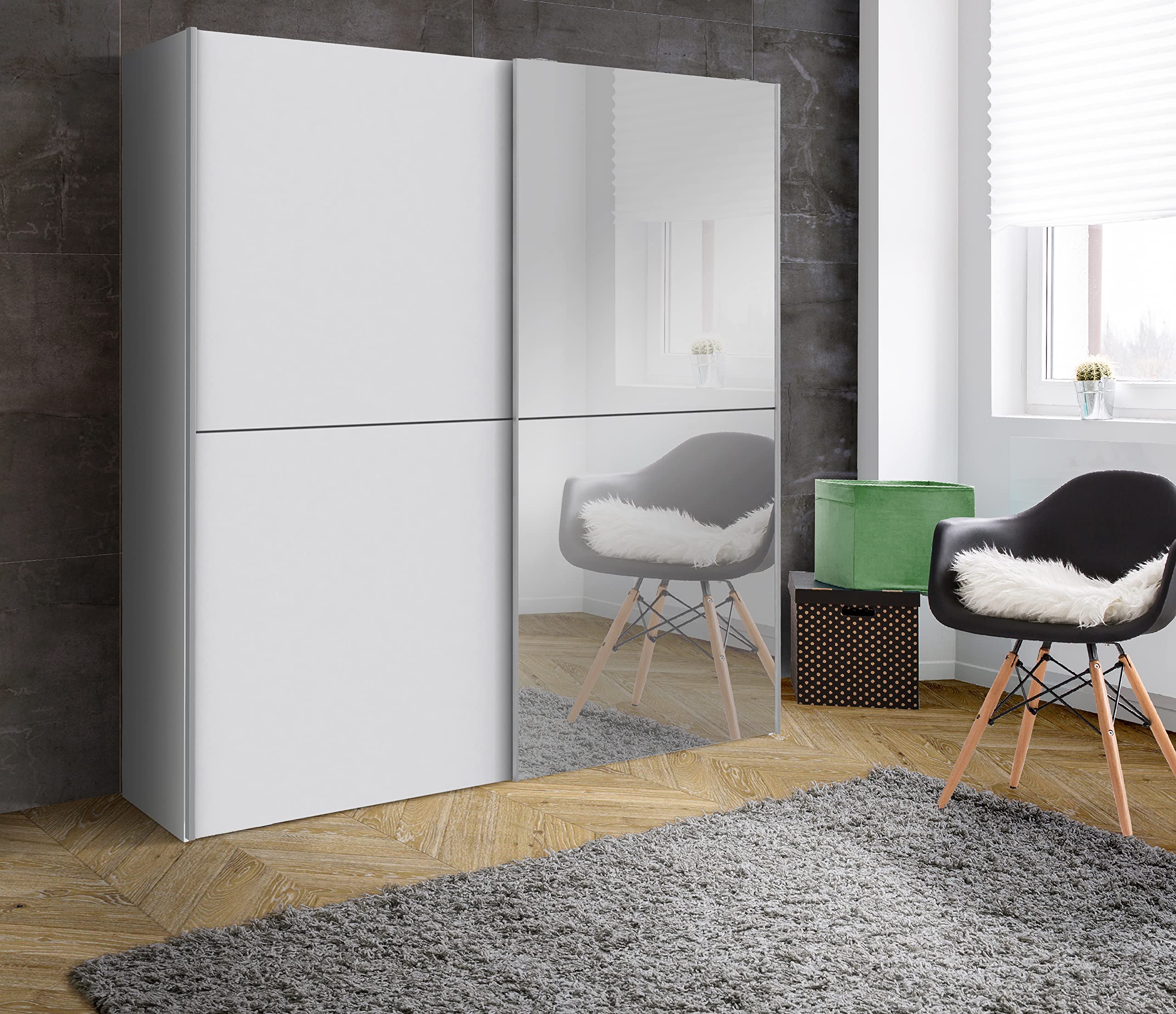 AVANTI TRENDSTORE Fajar Hängeschrank Kleiderschrank mit 2 Schiebetüren und Spiegel, aus Spanplatten, sehr geräumig, erhältlich in 2 verschiedenen Farben, Maße: LAP 170,3 x 190,5 x 61,2 cm