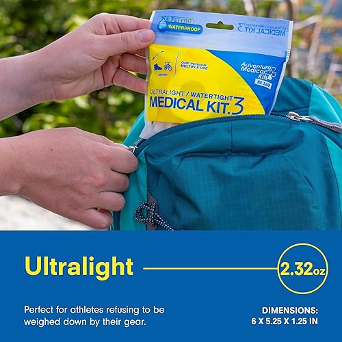 Miniatura 3 de Adventure Medical Kits Ultraligero y hermético .3 - Kit de primeros auxilios multideportivo impermeable - Kit médico ligero con vendajes, moleskin,