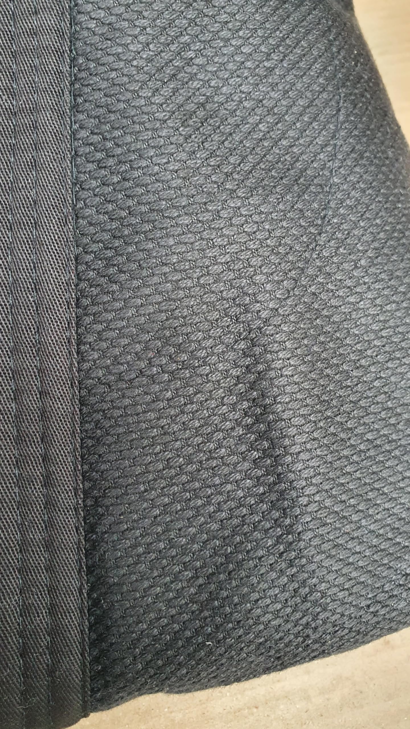 Judoanzug Schwarz Judo Anzug mit Reiskornwebung Gewicht: ca. 425 g/m² mit Weiss Gürtel -Black 24