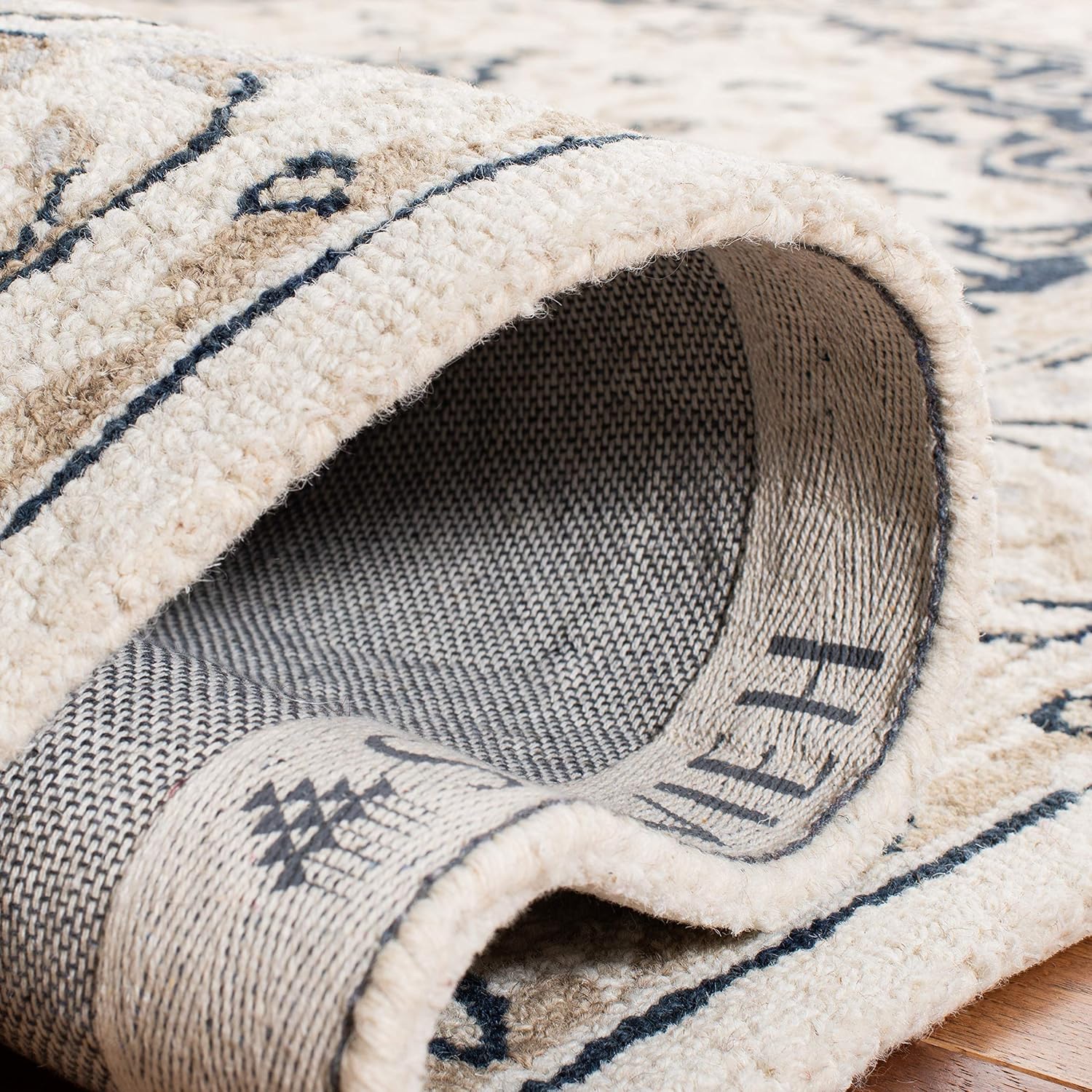 SAFAVIEH Micro-Loop Collection Runner Rug - 2'3" x 7', Ivory & Navy, Handmade Oriental Medallion Wool, Ideal for High Traffic Areas in Living Room, Bedroom (MLP508A)