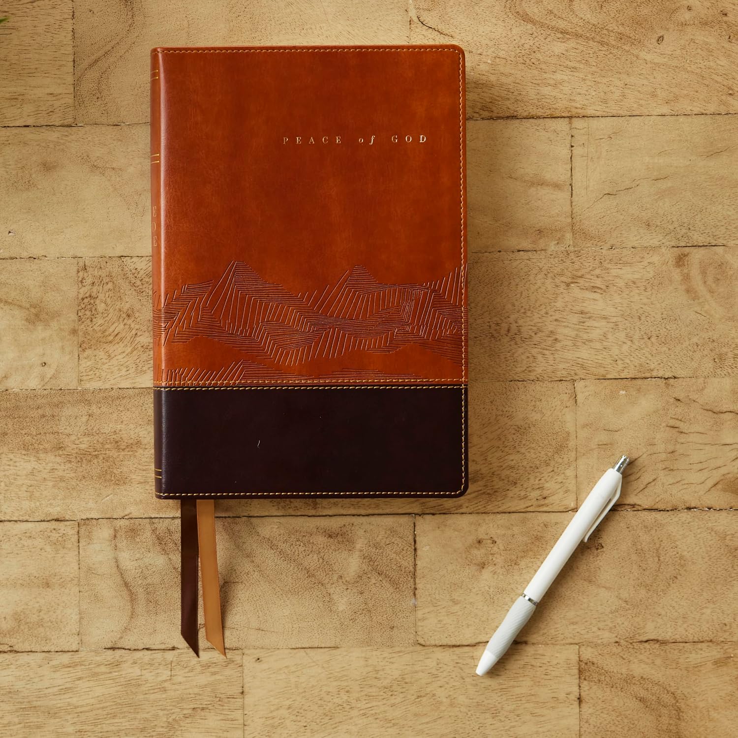 Peace of God Bible: Discover and Experience God's Shalom Throughout the Bible (NKJV, Brown Leathersoft, Red Letter, Comfort Print)