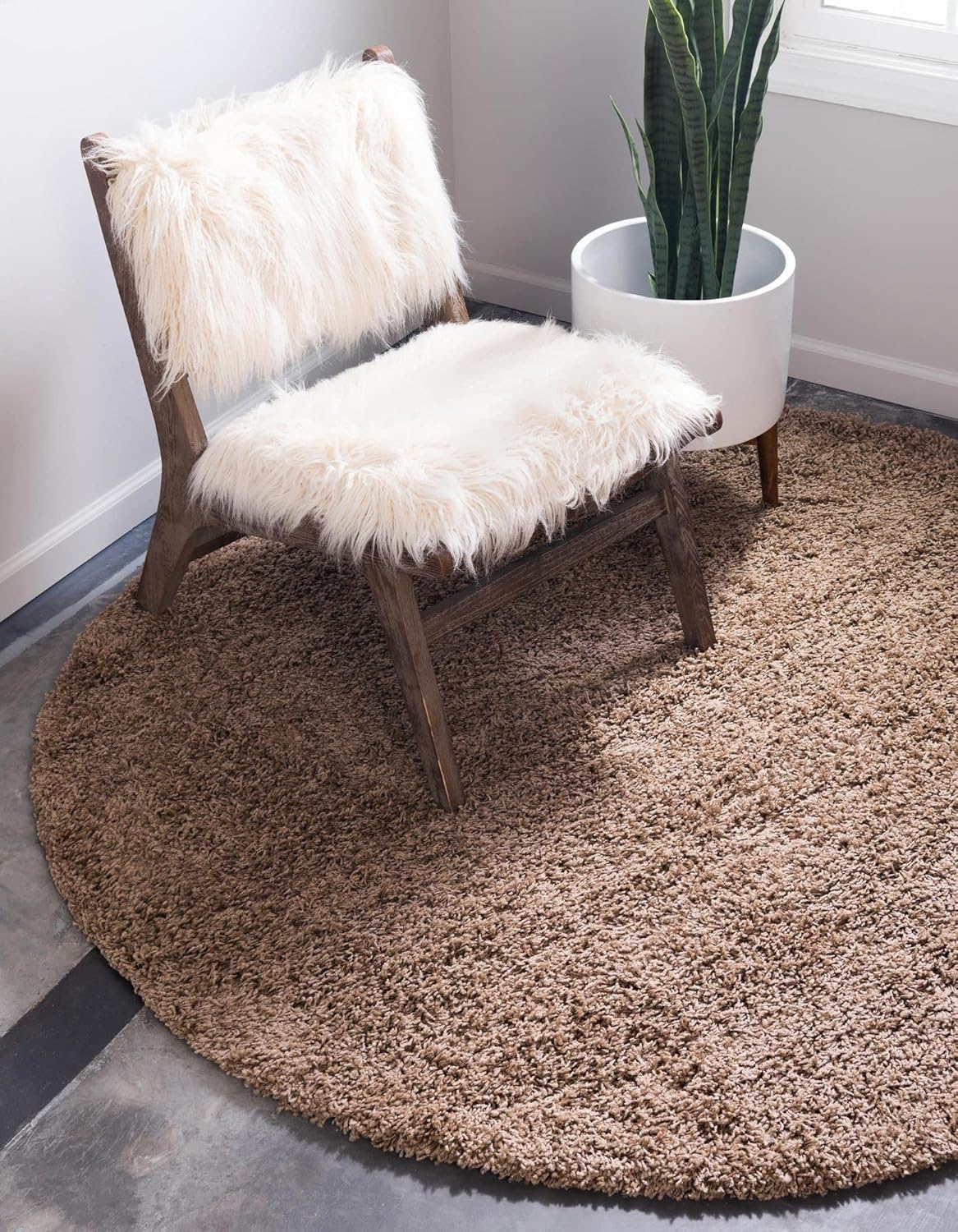 Uber Cozy Solid Shag Rug, 4 ft Round in Sandy Brown