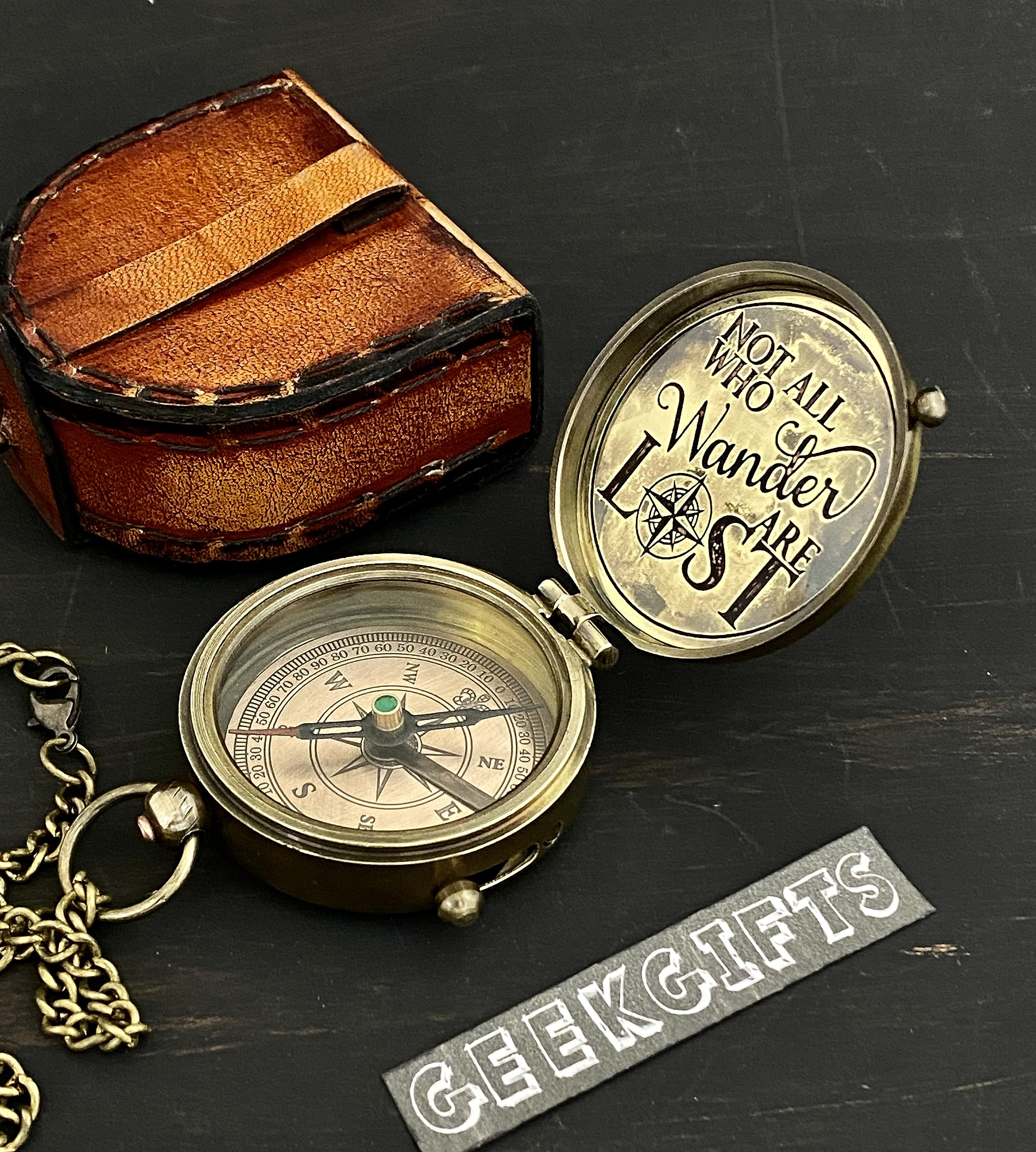 Brújula de bolsillo – Brújula de latón – Brújula grabada – Not All Wander are Lost – Regalo retro steampunk, brújula náutica con caja de cuero