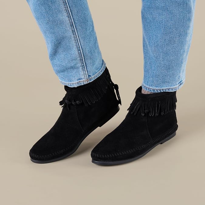 Minnetonka Women's Back Zipper Bootie