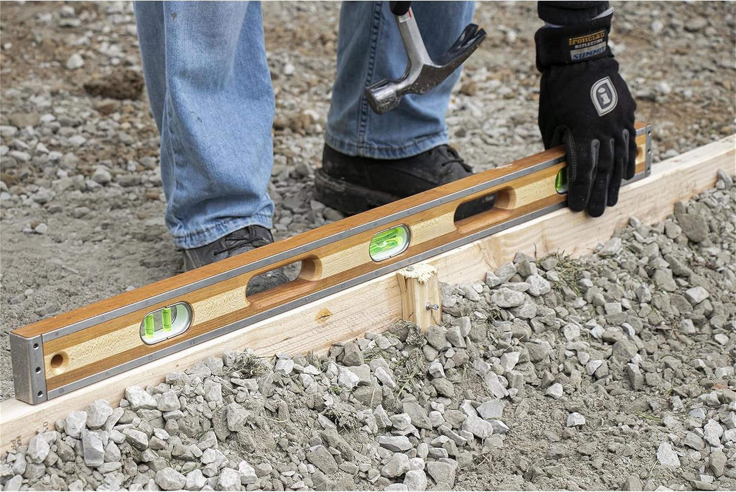 MARSHALLTOWN Crick Levels, No Cushioned Rubber Ends, Green Vial Color, 24 Inch Length, Made In The USA, 24CLEV