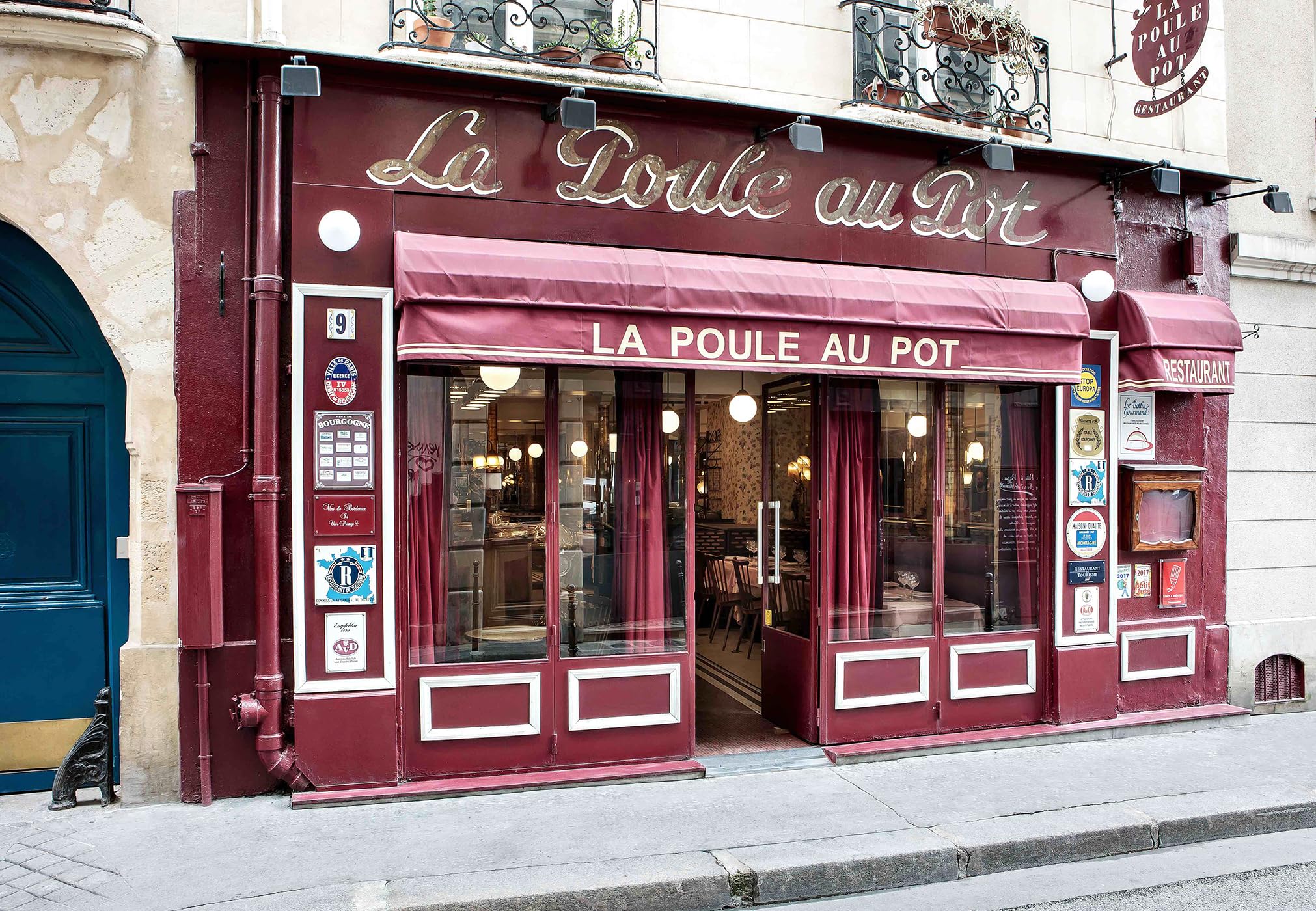 My French Cuisine at "La Poule au pot": 100 traditional recipes