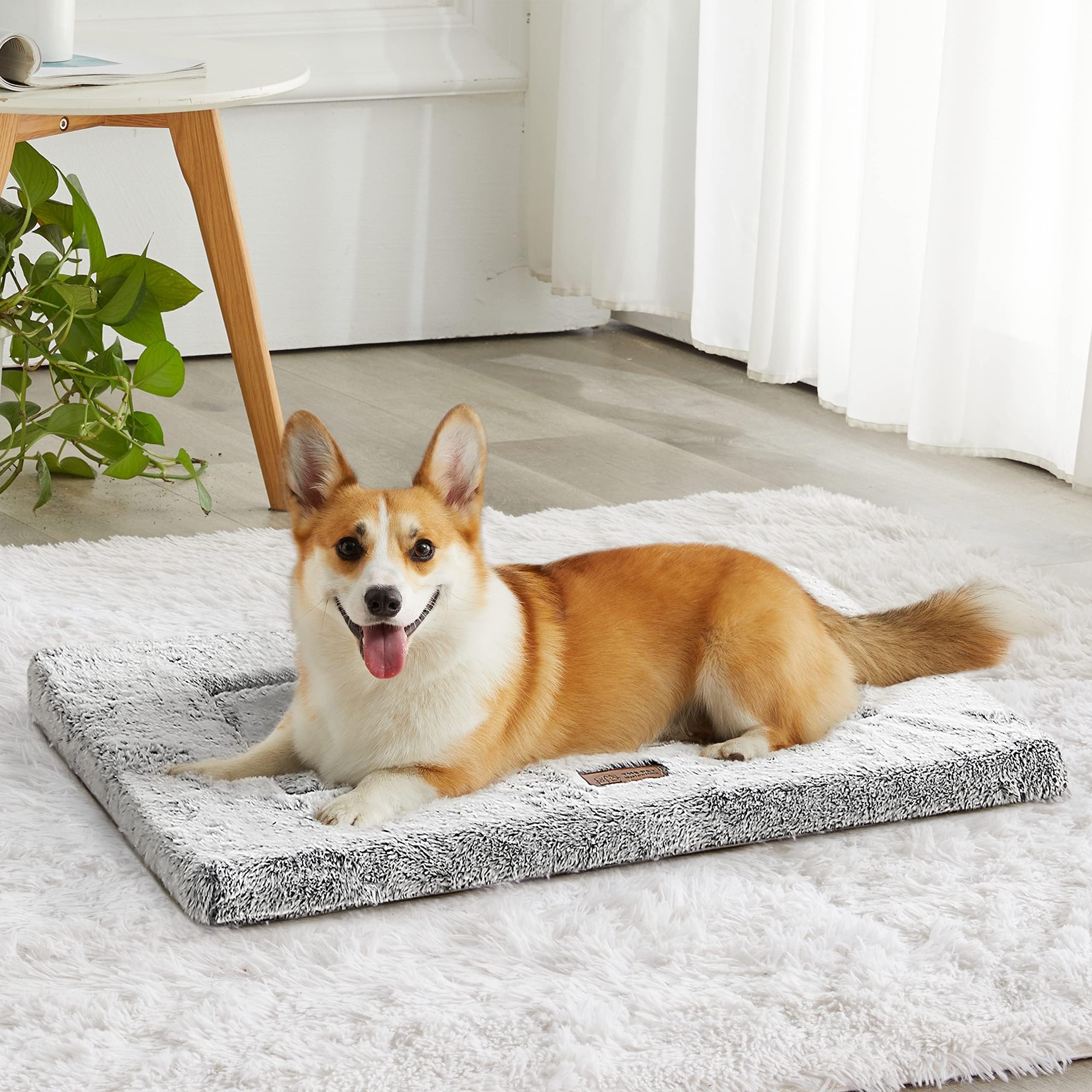 Dog Bed for Crate,Dog Crate Pad Medium Small Washable & Anti-Slip Kennel Pad Pet Mats,Soft Fulffy Faux Fur Dog Beds 30x19,Grey