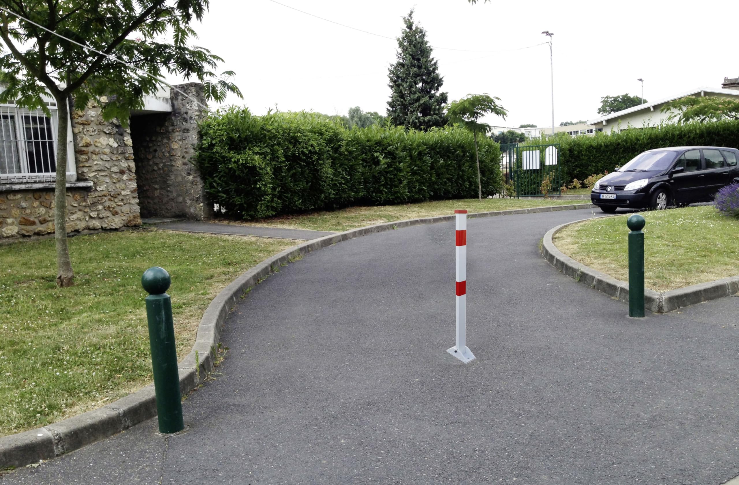 Poteau de parking rabattable avec serrure pompier 11mm