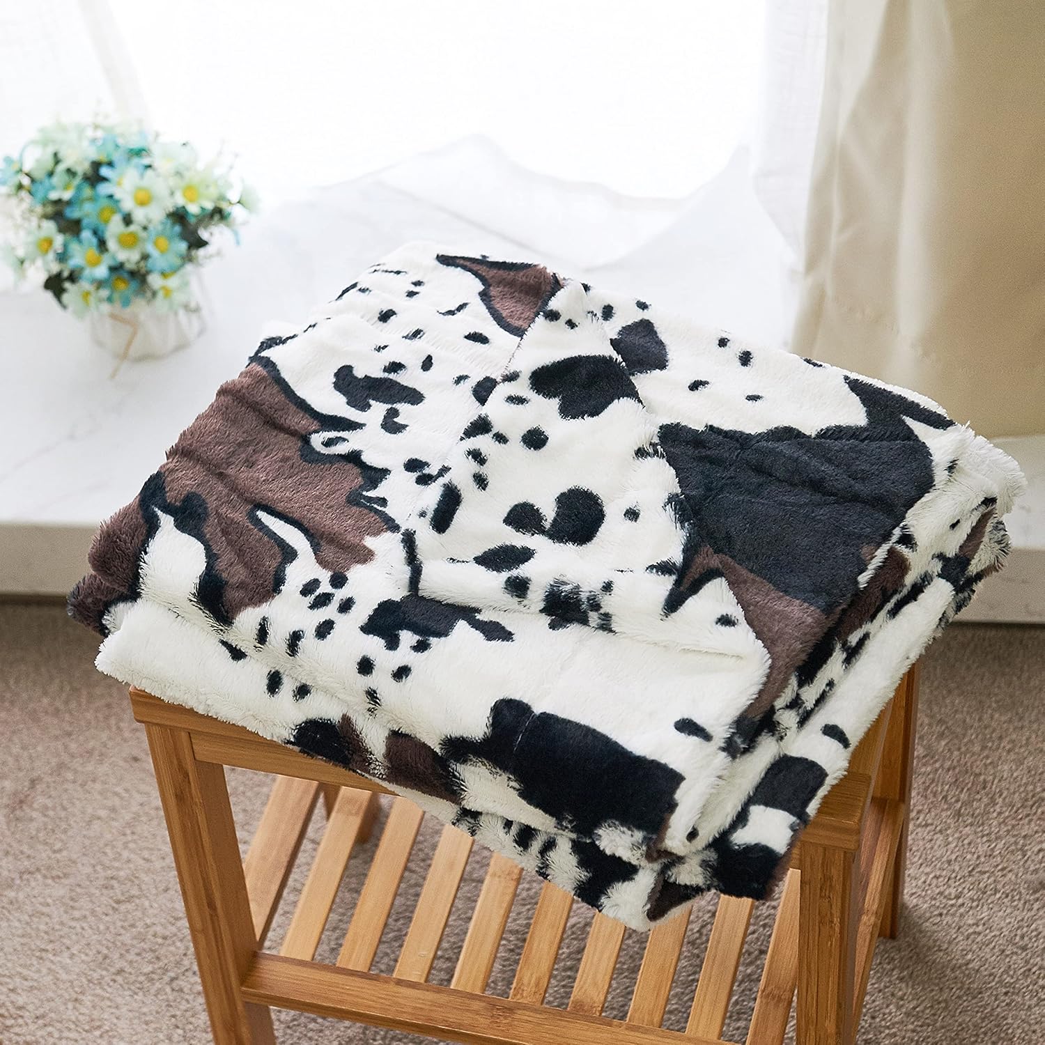 Cow Printed Plush Faux Fur Throw Blanket, 300GSM Soft Western Double Sides Fuzzy Black White Brown Throw, Couch Cover Lightweight Fluffy Blankets for Sofa Chair Bed Home Décor, 50" x 60"