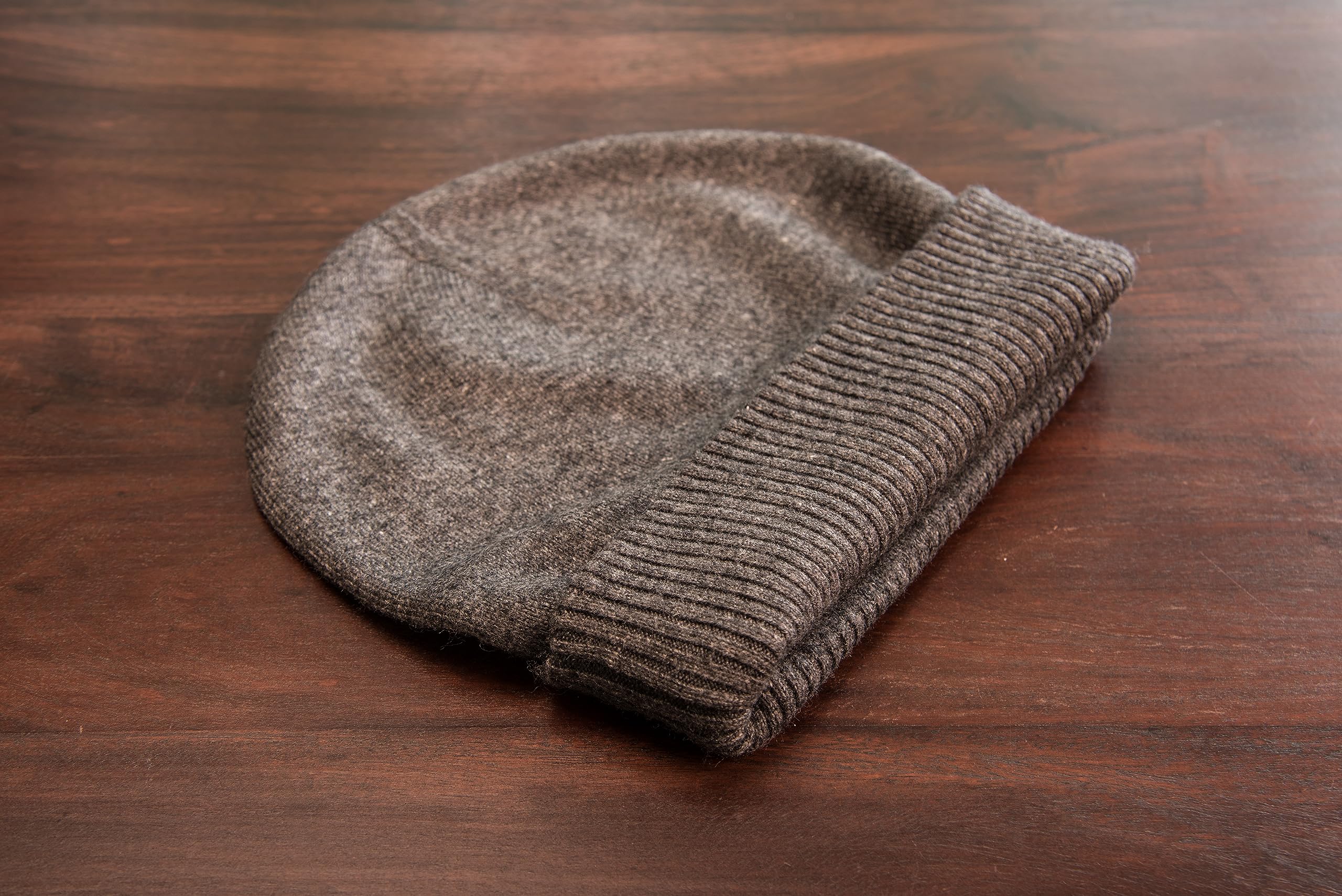 Bonnet en Cachemire – Bonnet tissé Main en Pure Laine Cachemire pour Femmes et Hommes – Bonnet Unisexe, Bonnet d'hiver Doux, fabriqué au Népal