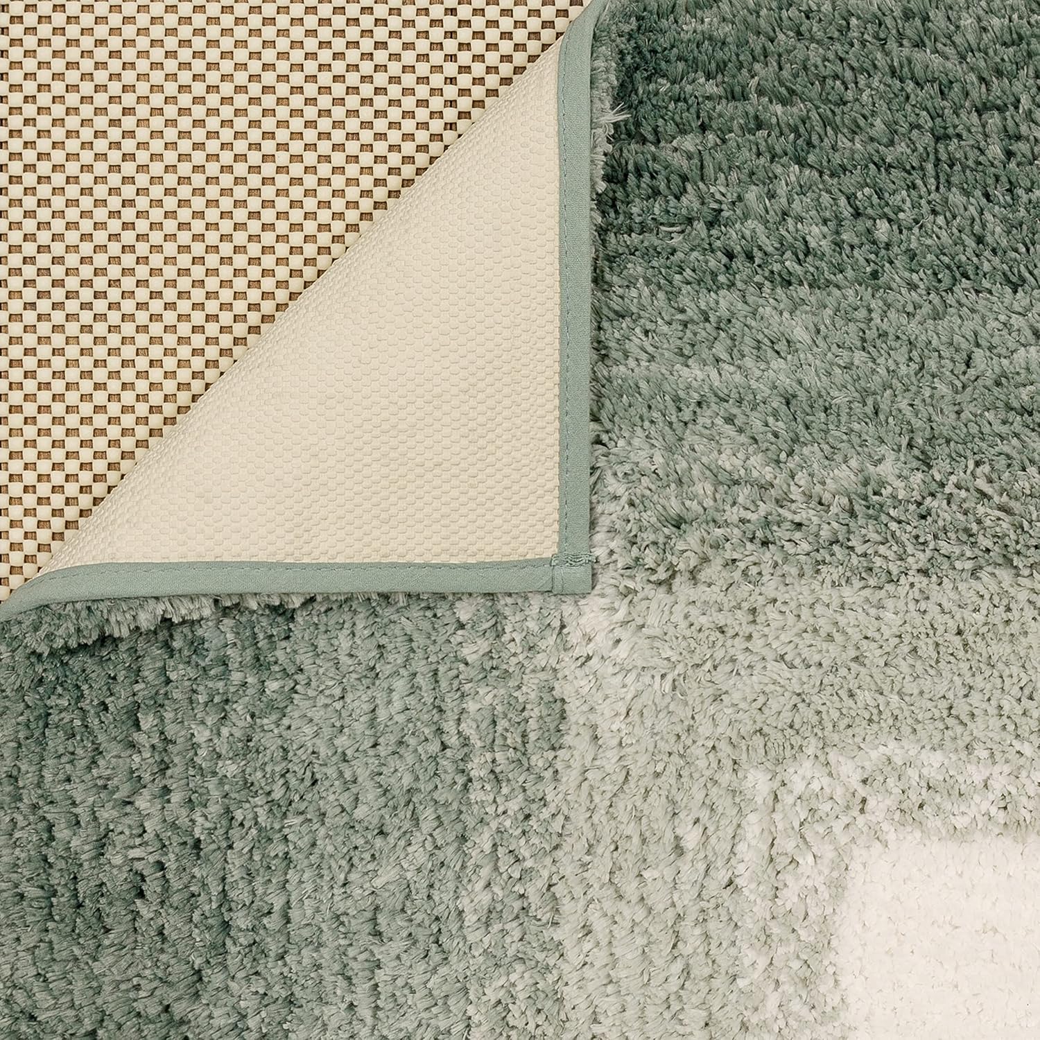 Mohawk Home Ombre Border Eucalyptus 1' 8" x 2' 10" Bath Mat