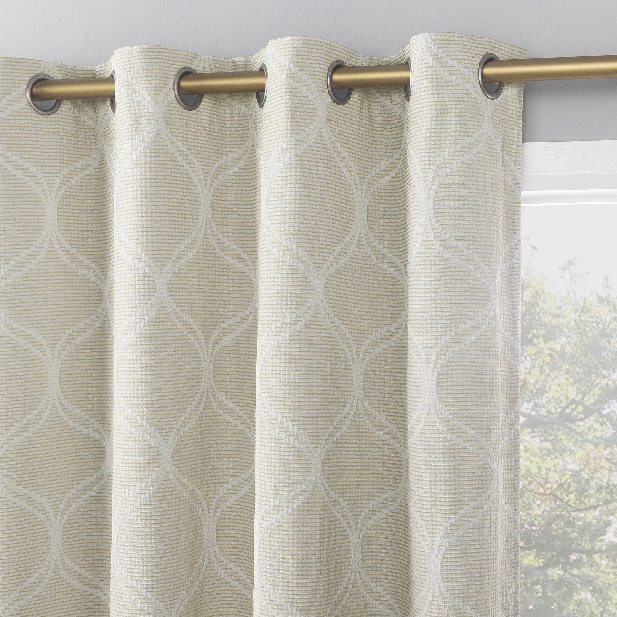 Rideau occultant beige Sun Zero Tabor Ogee 63x213 cm