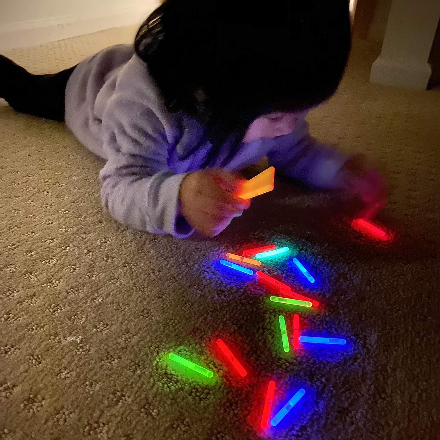 GIFTEXPRESS 200 Pcs Small Glow Sticks, Bulk Mini Glow in the Dark Sticks for Easter Eggs Filler, Easter Basket Stuffers, Night Egg Hunts, Fishing Floats, Halloween Party, Christmas Decorations, Camping Trips