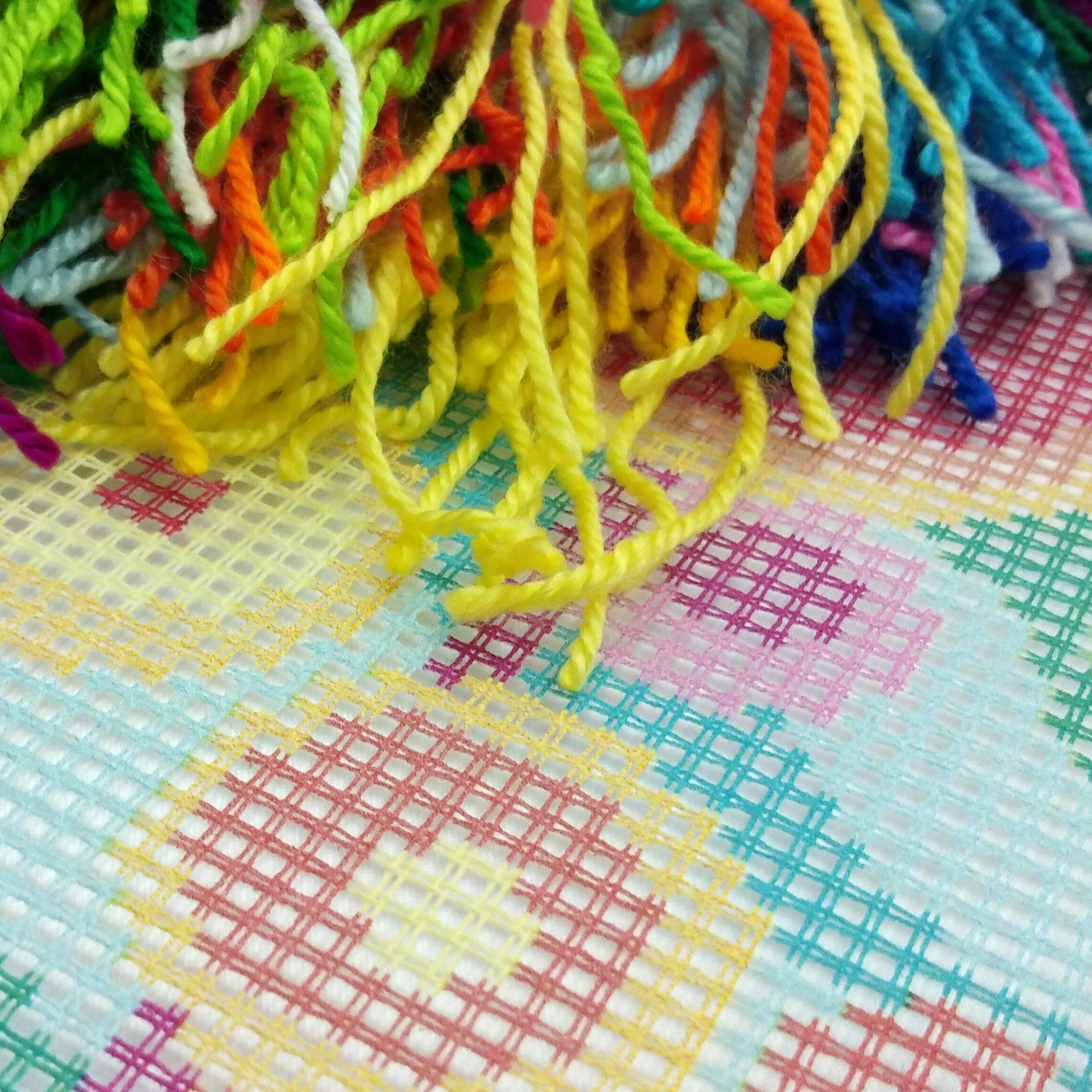 Brvsk Löwenzahn. Needlepoint Set mit bedruckter Gobelin (40 × 40 cm) Kissenset mit Stickerei für kreative Inneneinrichtung Handarbeitsset für erwachsene Anfänger
