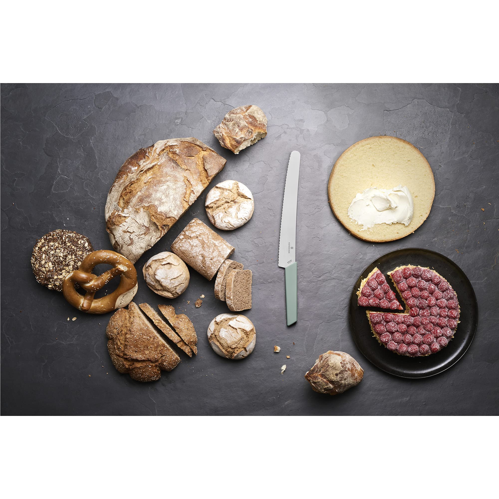 Victorinox Couteau à Pain et pour Pâtissiers Swiss Modern avec Tranchant Denté, Lame en Acier Inoxydable 26 cm de Long, Manche Synthétique Ergonomique, Bleu