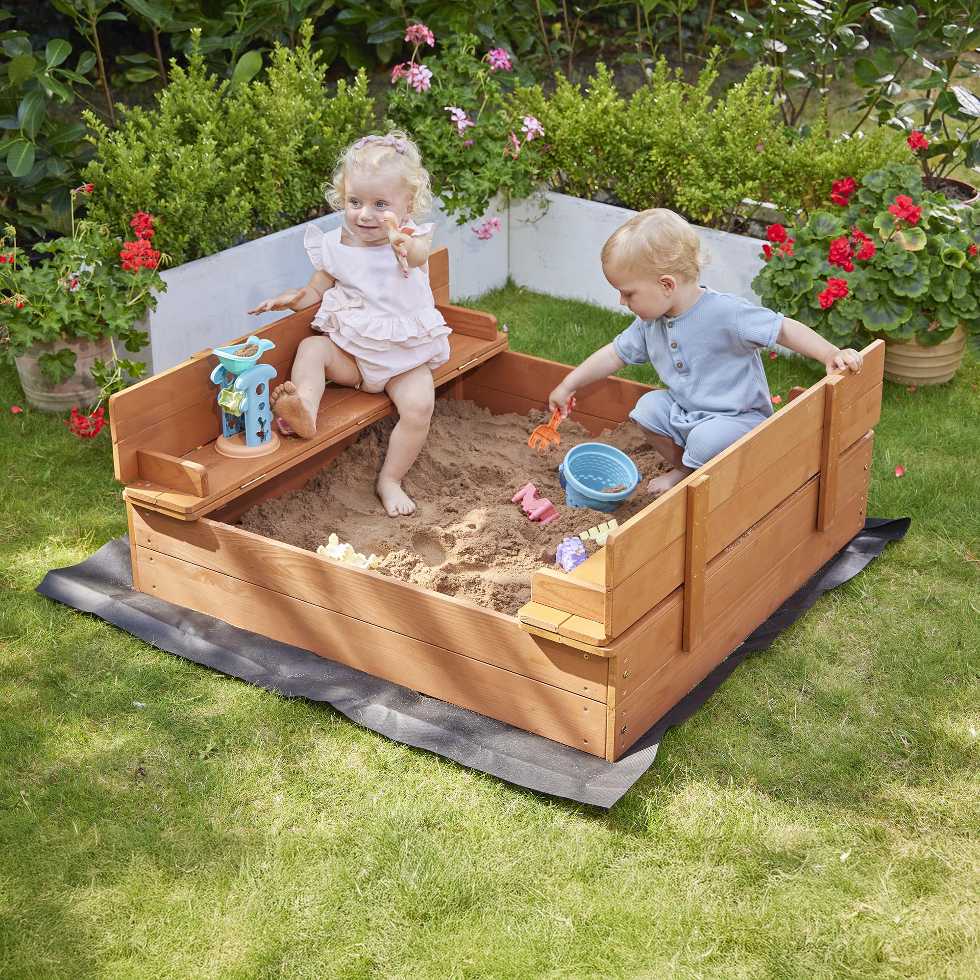 Liberty House Toys Children's Sand Pit with Seating and Cover