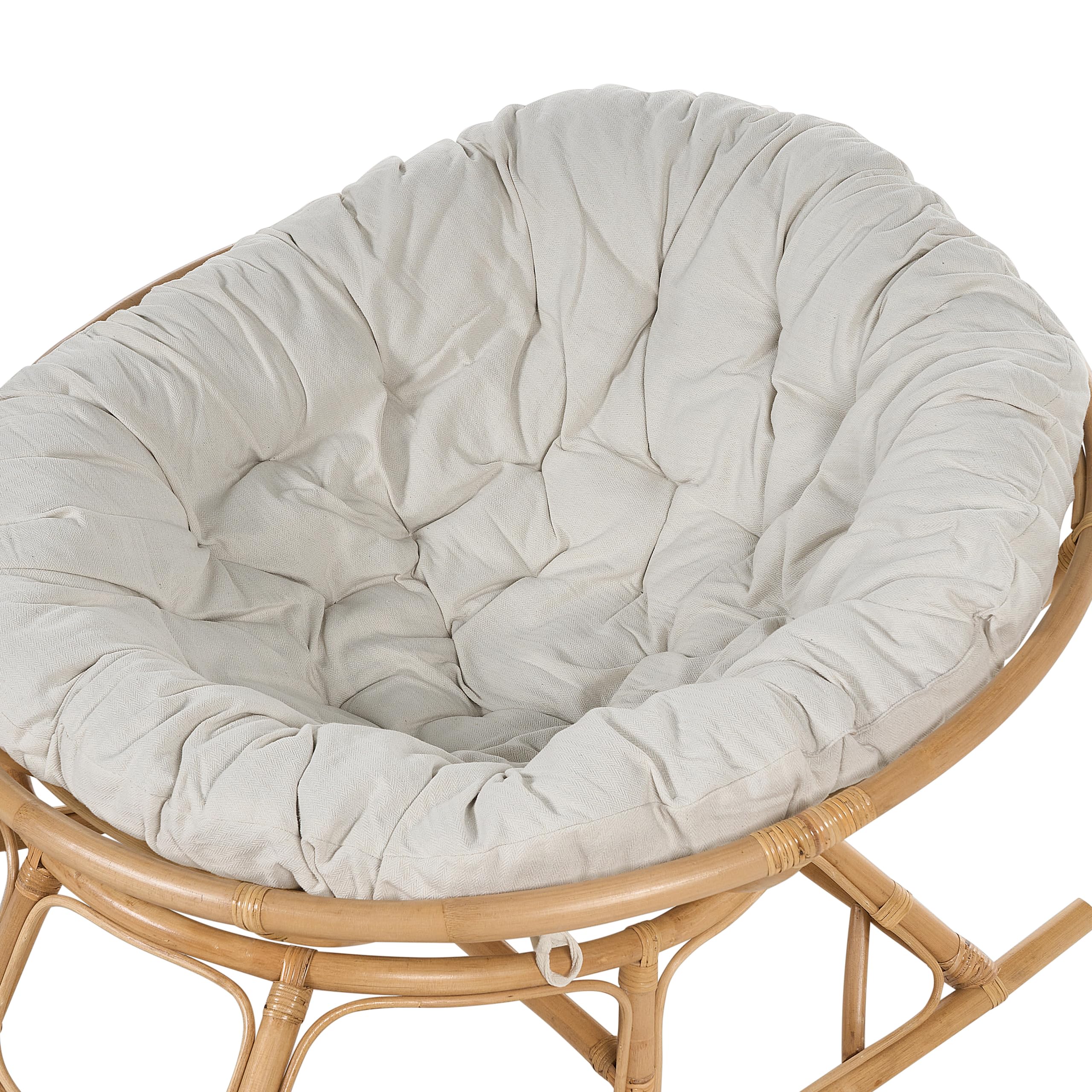 Beliani Fauteuil à Bascule Rond en Rotin Ton Naturel et Beige Clair Empilable Orvieto