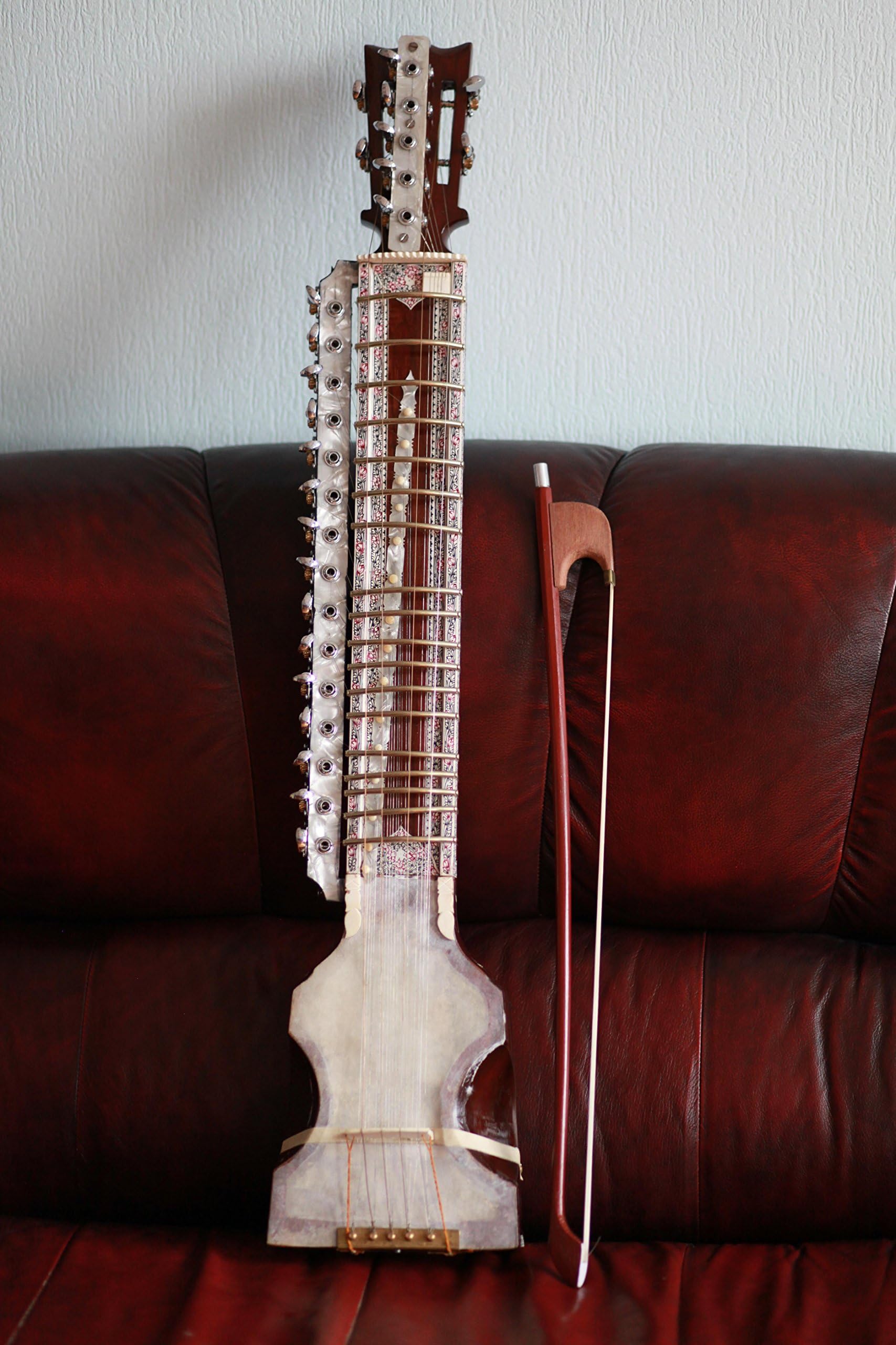 Dilruba Professional. Concert quality. Sitar, esraj, dilroba Designer tun wood with case, rosen,bow.
