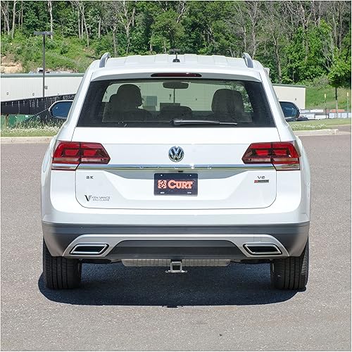 Miniatura 8 de CURT 13366 Enganche de remolque Clase 3, receptor de 2 pulgadas, se adapta a Volkswagen Atlas seleccionados