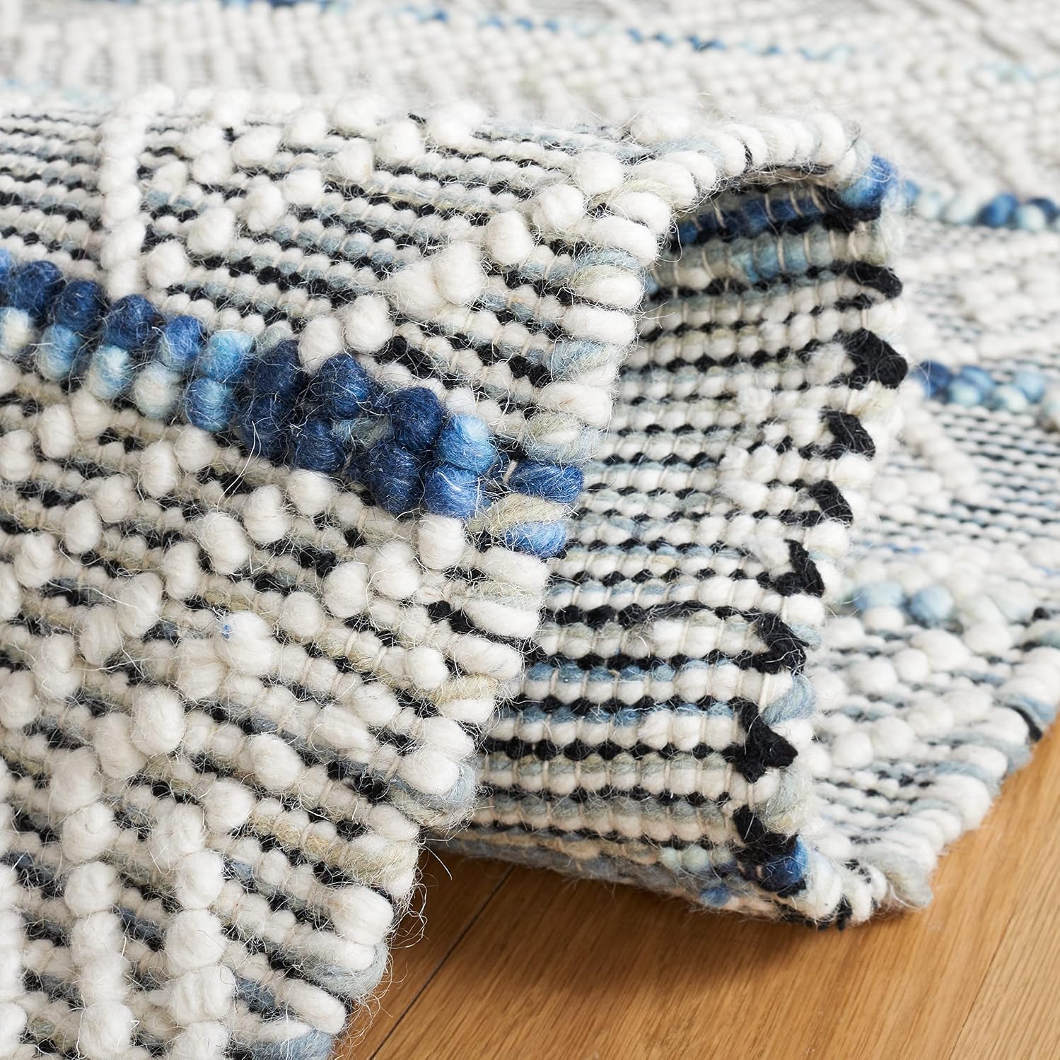 SAFAVIEH Natura Collection Runner Rug - 2'3" x 8', Ivory & Blue, Handmade Moroccan Boho Rustic Fringe Wool, Ideal for High Traffic Areas in Living Room, Bedroom (NAT876M)