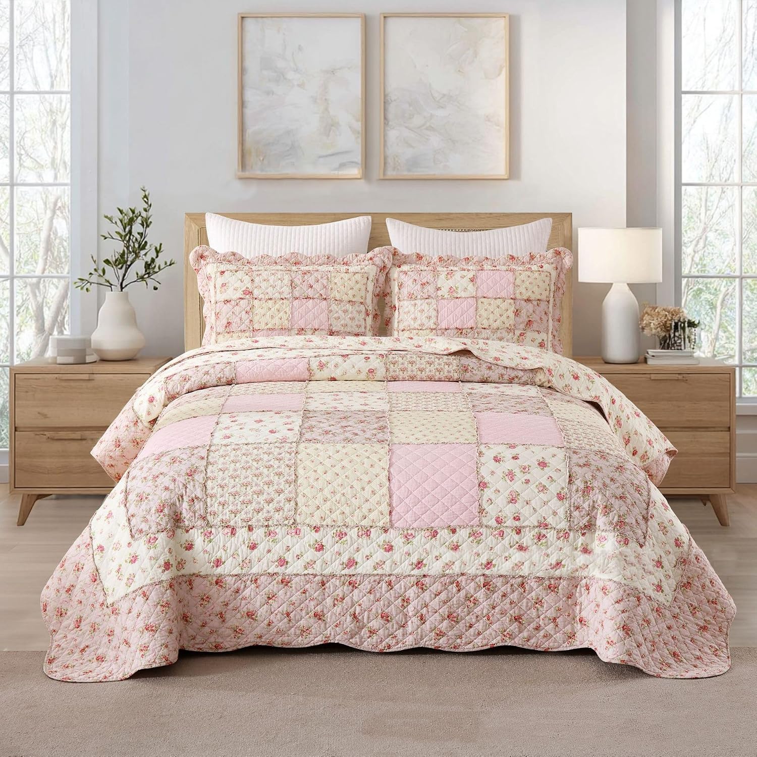 ABREEZE Cottage Patchwork Cotton Floral Bedspread Quilt Set Botanical Floral Quilted Bedspread 3-Piece Quilt Set with Ruffle for All Seasons, Queen Size,Pink