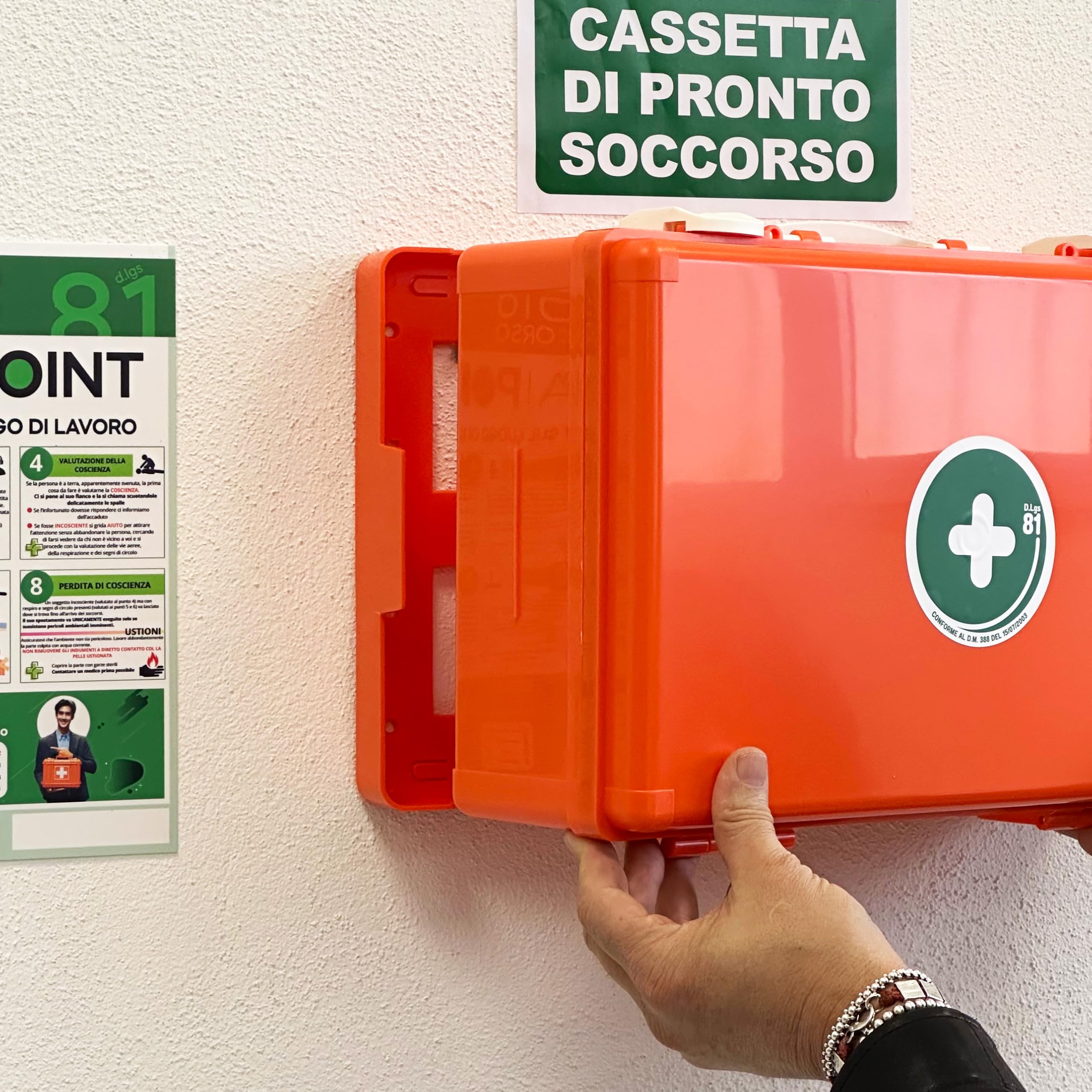 CASSETTA PRONTO SOCCORSO KIT MEDICAZIONE - Conforme D.M. 388 - A norma di legge per aziende (3 o più lavoratori DM 388 Gr. AB)