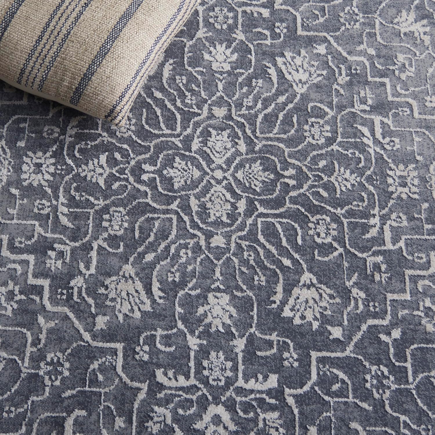 SAFAVIEH Area Rug 5' Square - Reflection Collection - Dark Grey & Cream, Non-Shedding & Easy Cleaning, Ideal for Living Room, Bedroom (RFT670B)