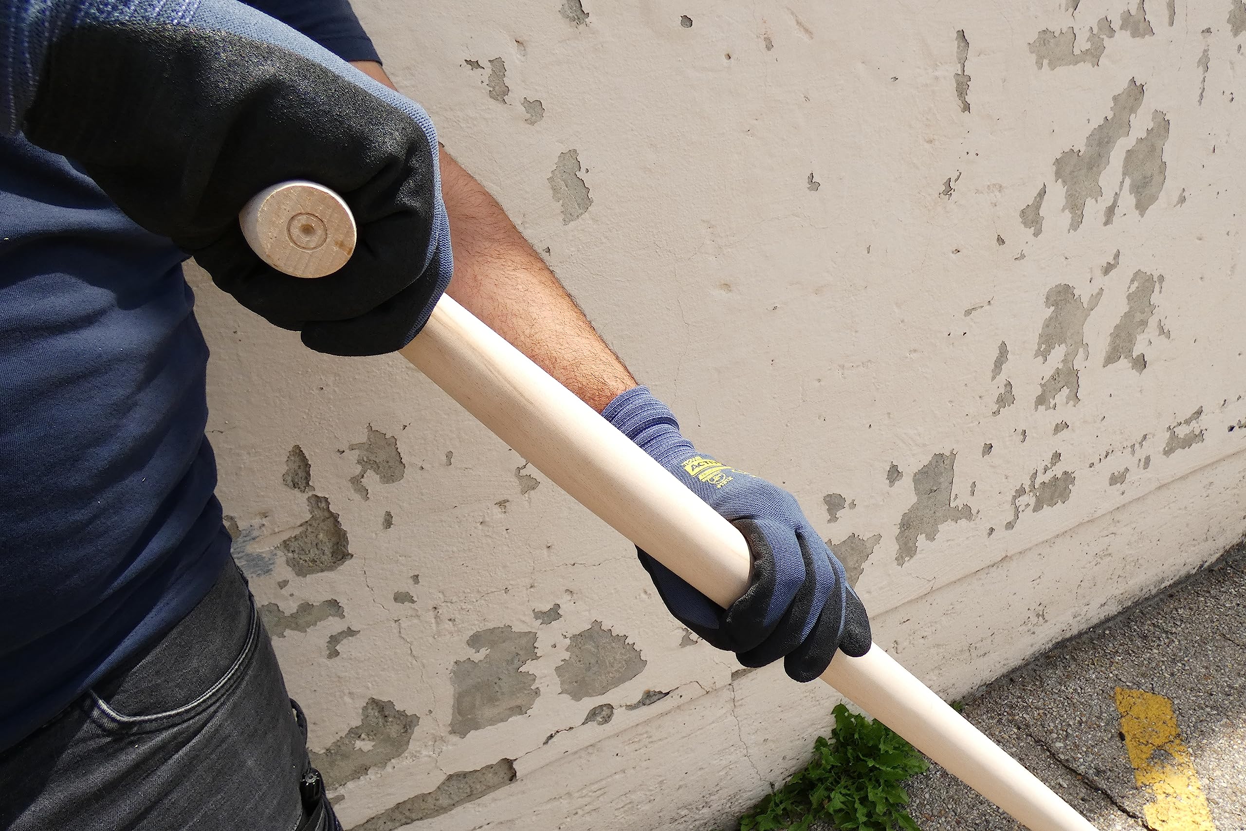 DEWEPRO Grattoir à choc avec manche en bois - Grattoir pour sol, goudron, plâtre, mortier – Très stable avec entretoises et lame en acier à ressort - Largeur : 300 mm - Longueur totale environ 137 cm. | Grattoir de sol robuste pour enlever la peinture, le
