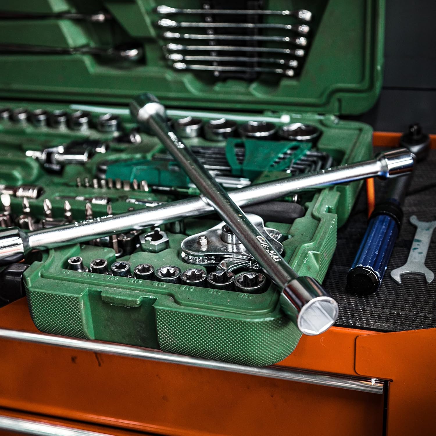 Buy CARTMAN 14 Inch Universal Heavy Duty Lug Wrench, 4Way Tire Iron