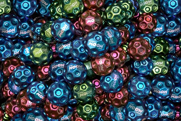 Waboba Metallic Moon Ball – Extrem Springender Ball mit schillerndem, farbwechselndem Metallic-Finish – Superhoher Sprung für drinnen & draußen – Spielball für Kinder, Jugendliche & Erwachsene - 4
